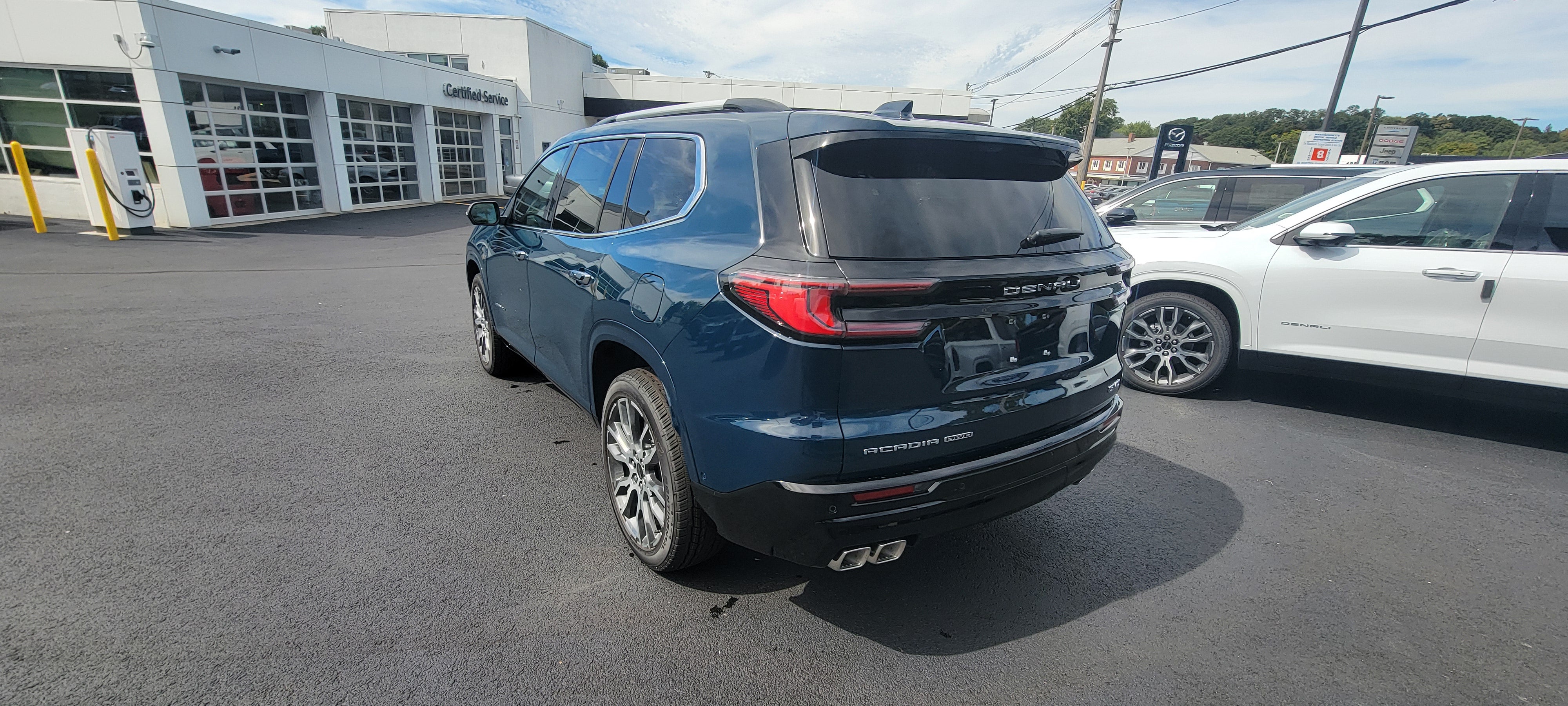 2027 GMC Acadia Denali Ultimate