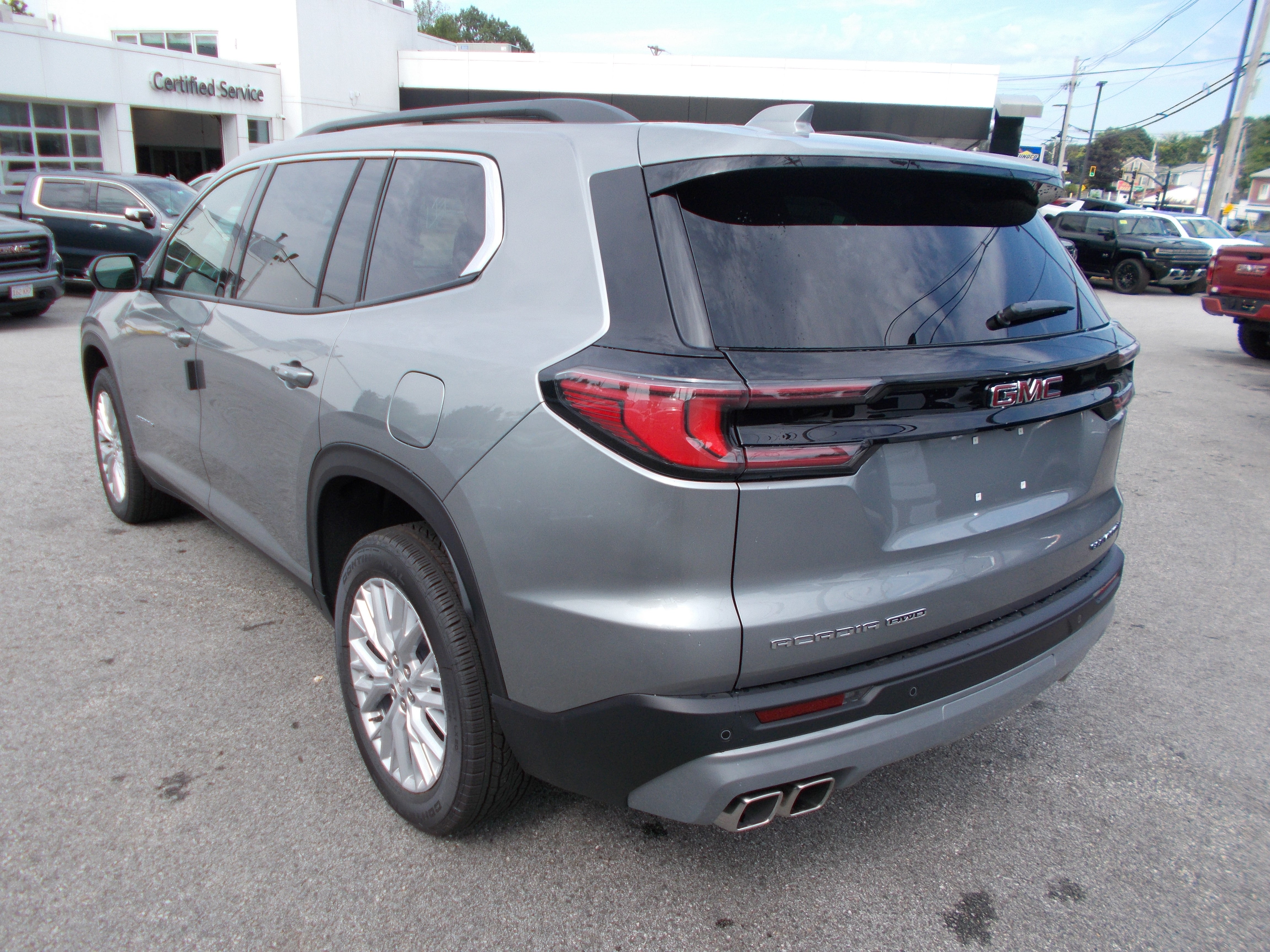 2025 GMC Acadia Elevation