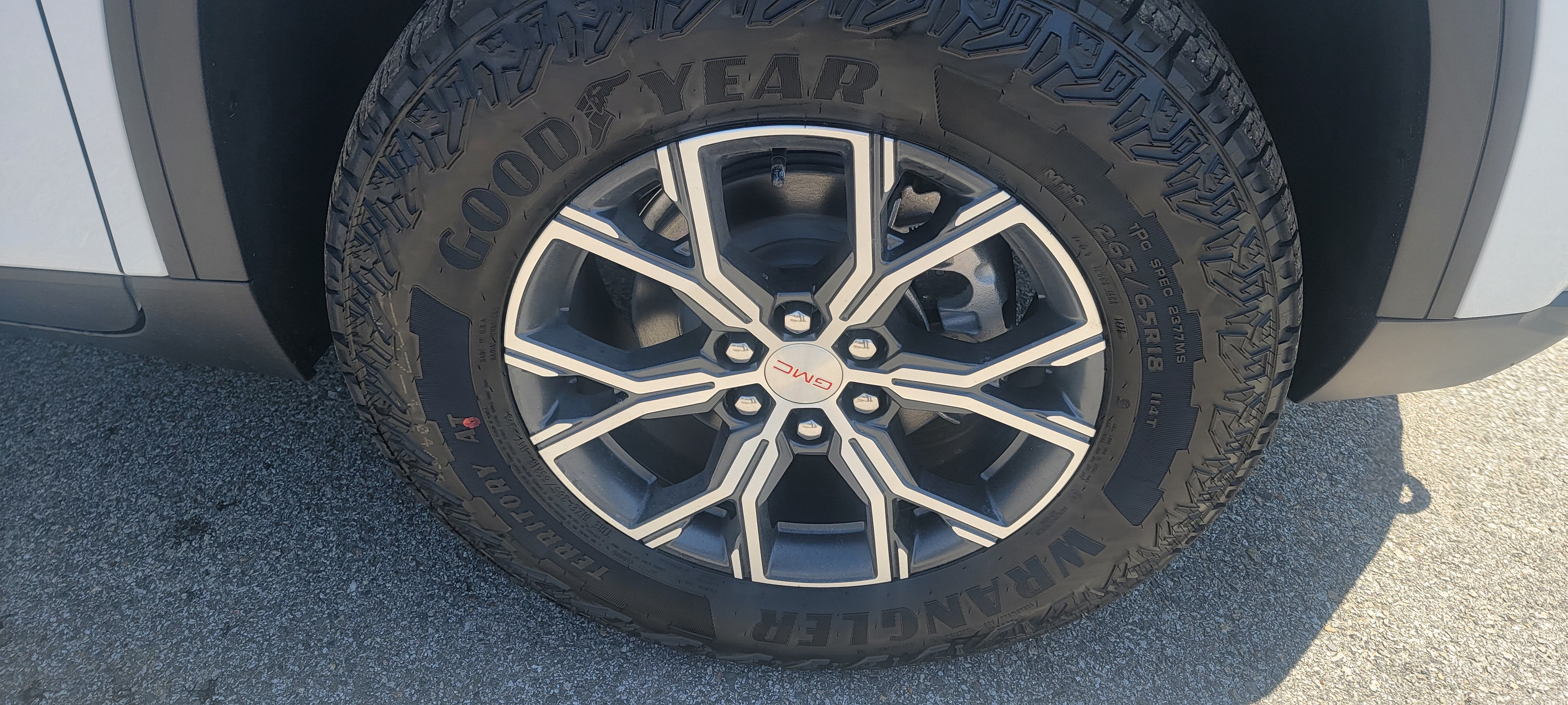 2026 GMC Acadia AT4