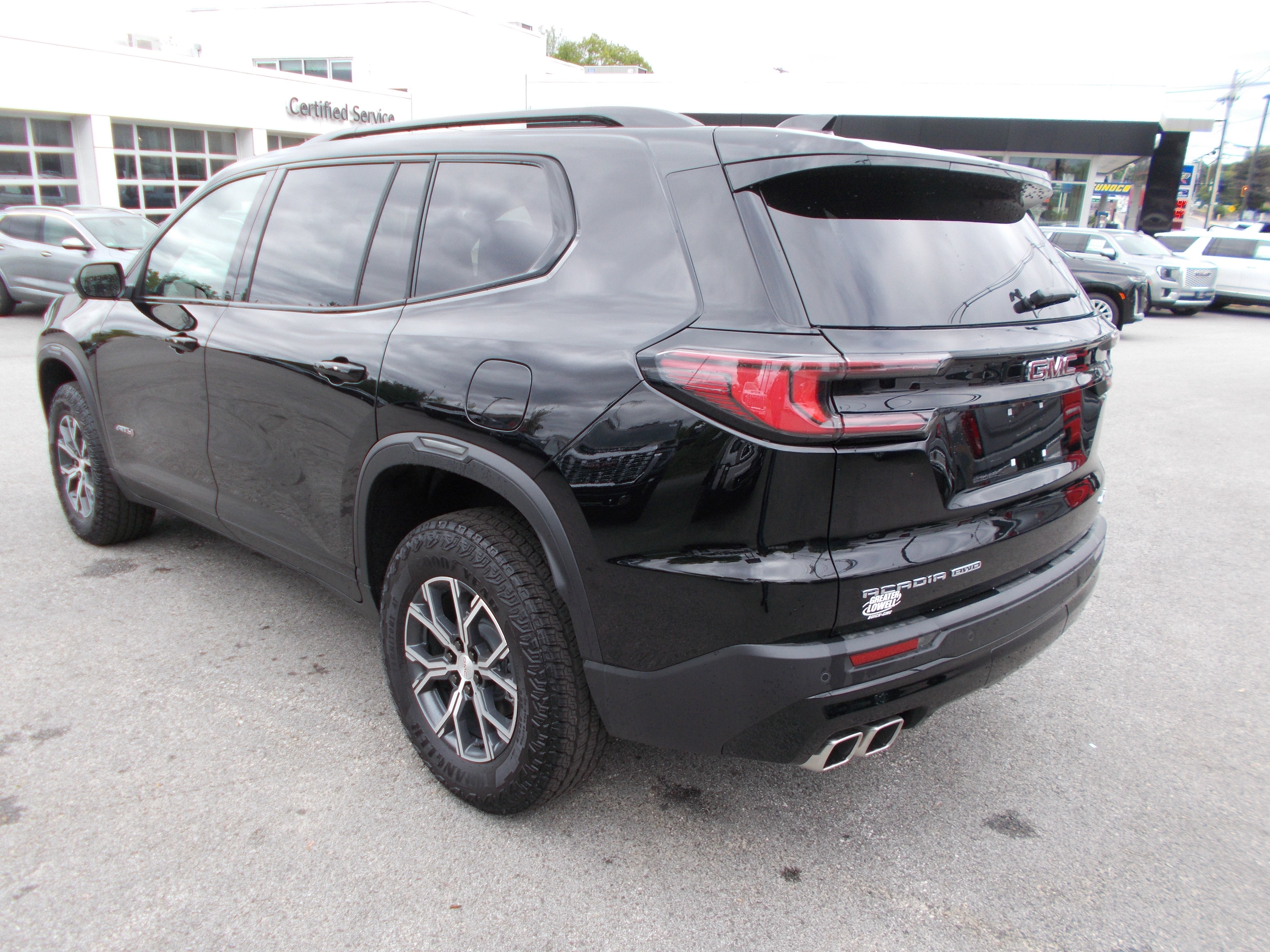 2025 GMC Acadia AT4