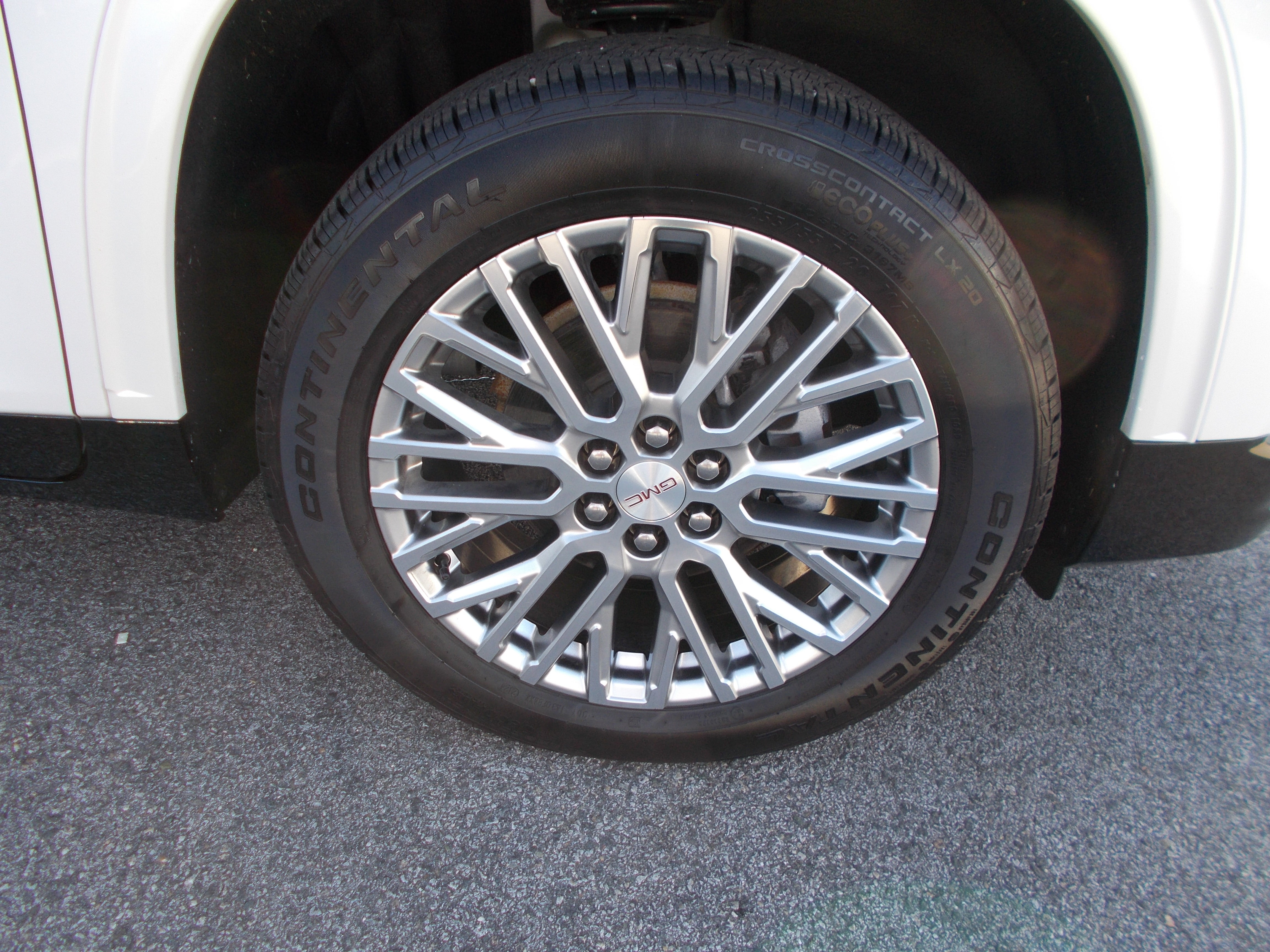 2024 GMC Acadia Denali