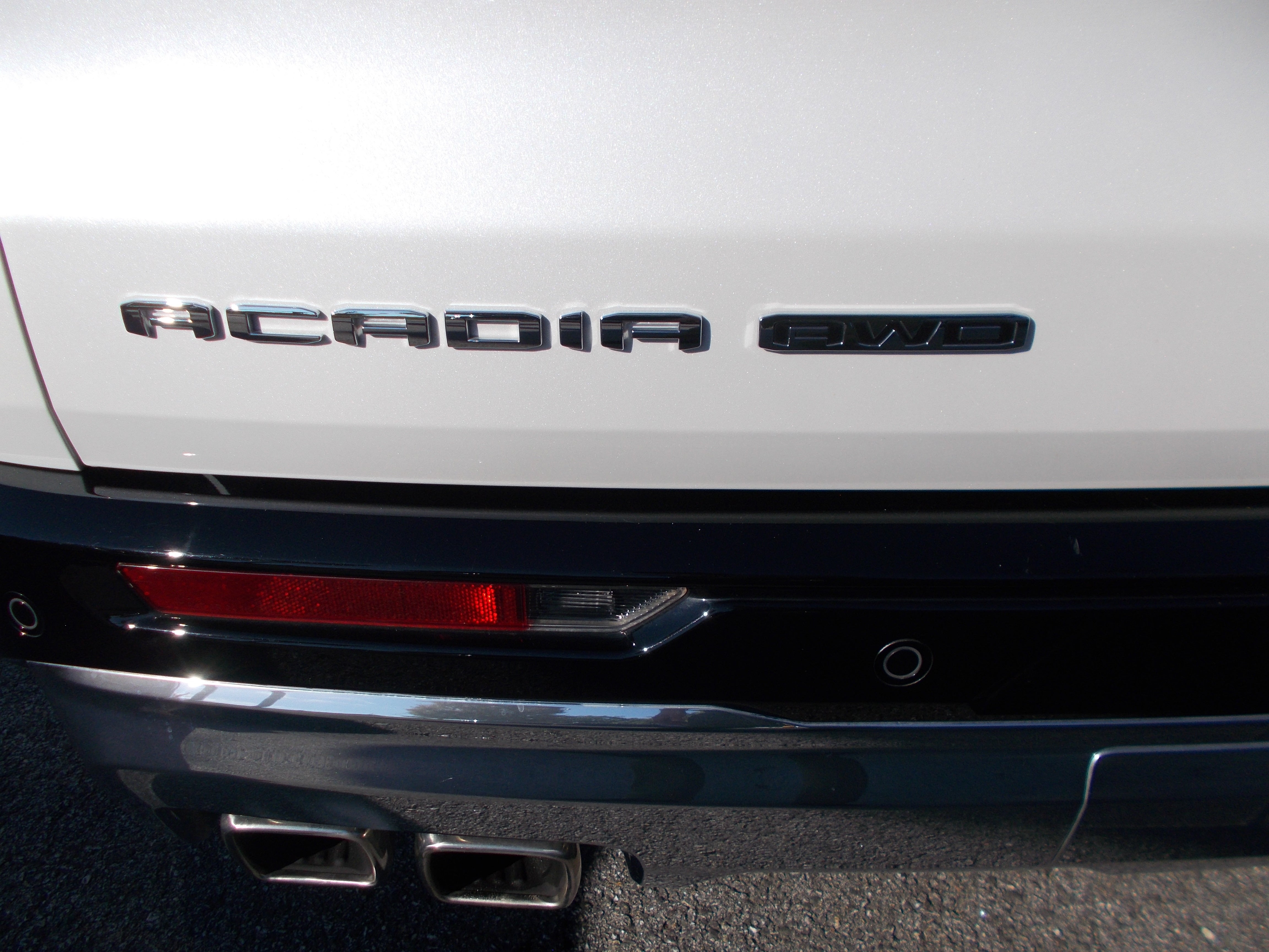 2024 GMC Acadia Denali