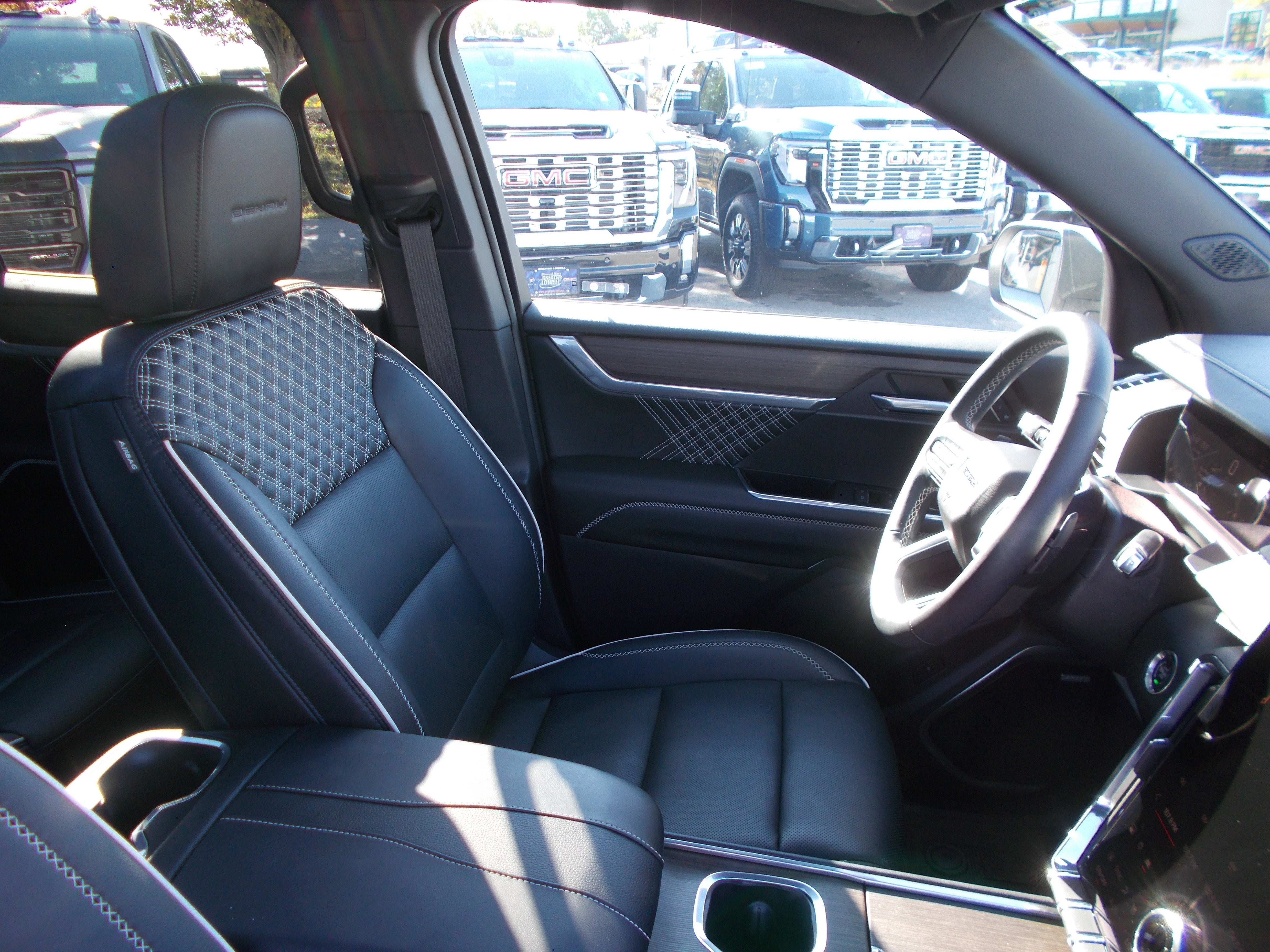 2024 GMC Acadia Denali