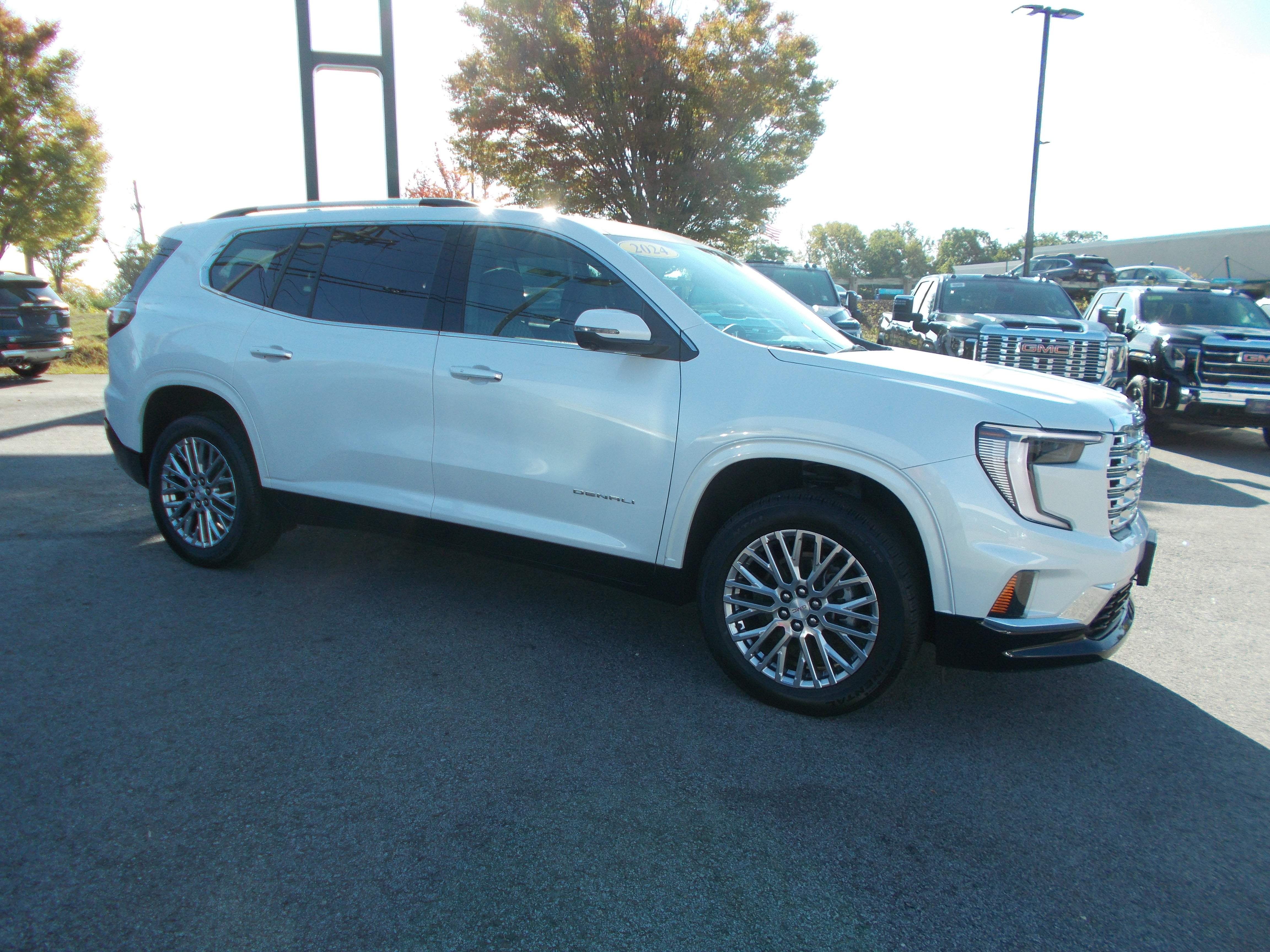 2024 GMC Acadia Denali