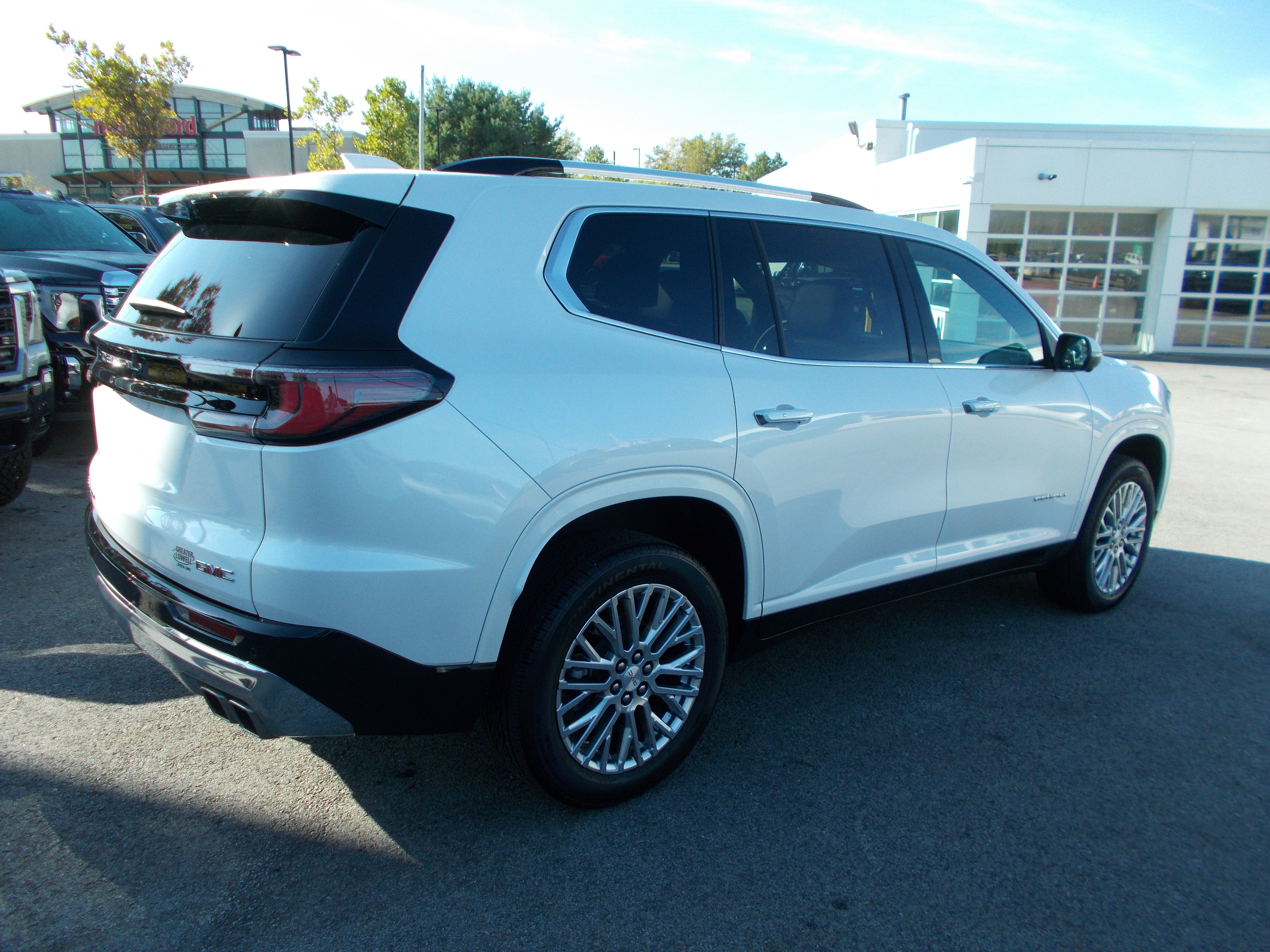 2024 GMC Acadia Denali