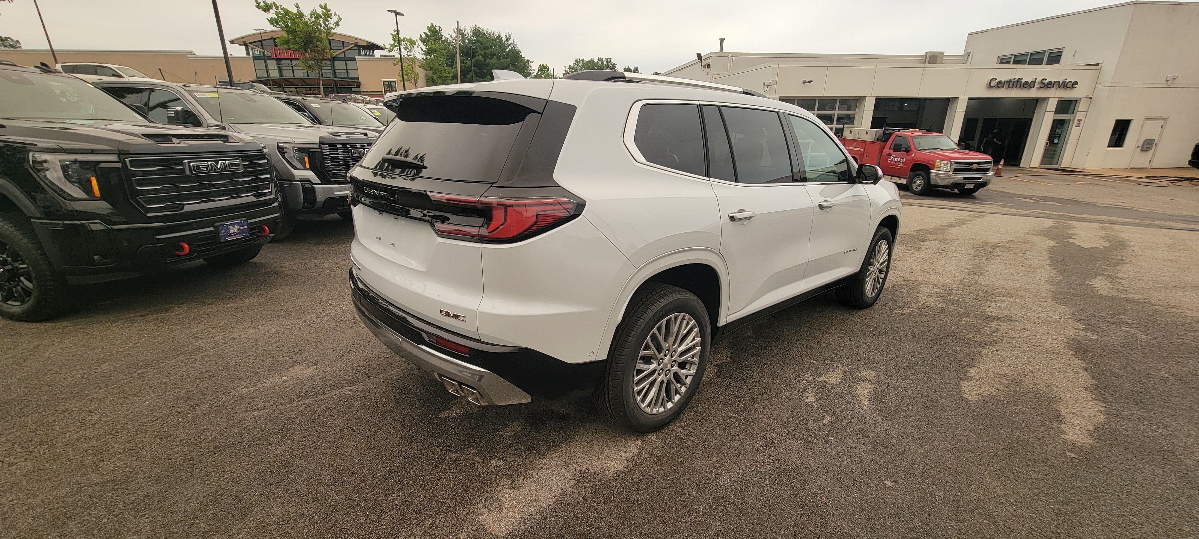 2026 GMC Acadia Denali