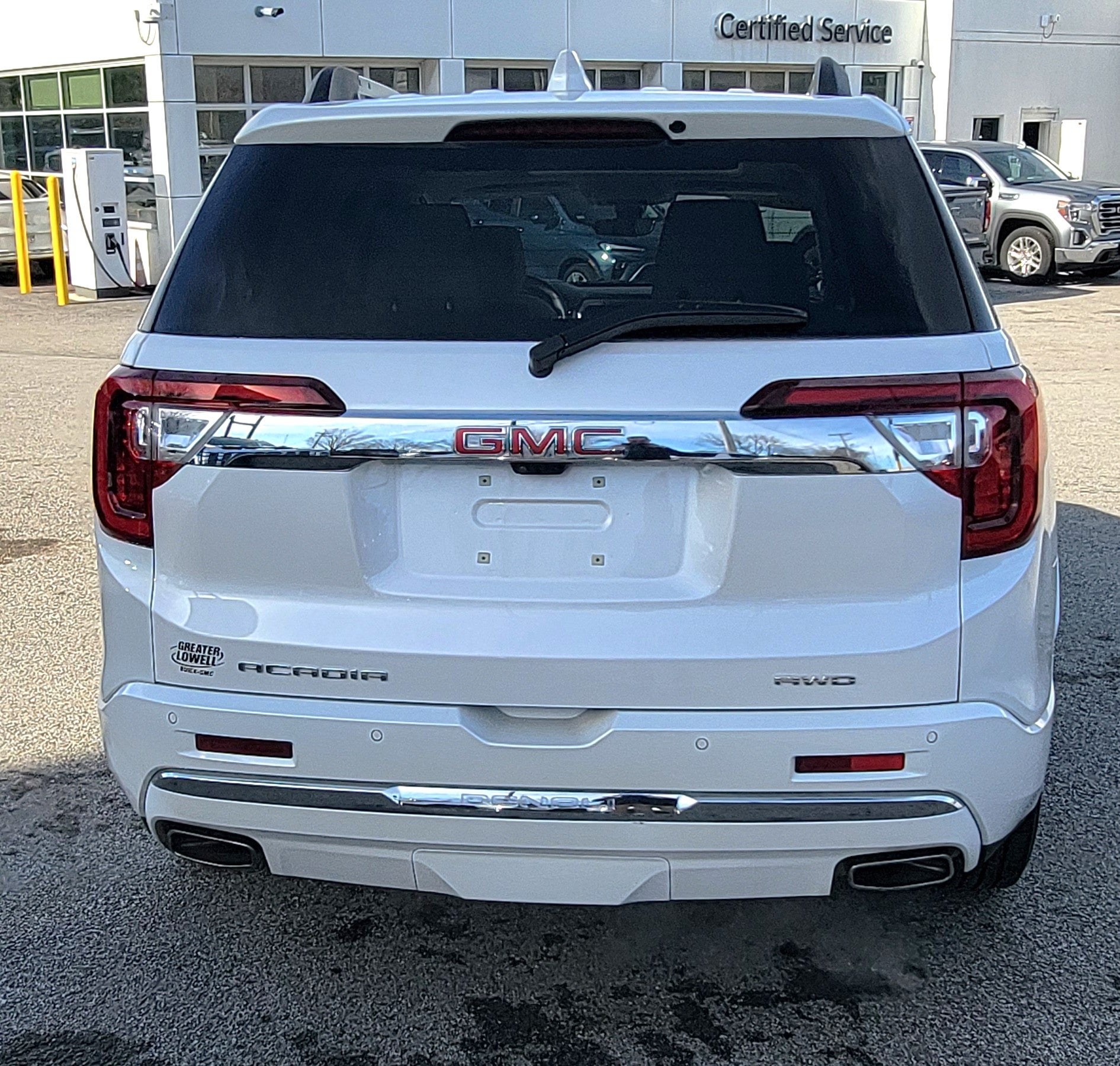 2023 GMC Acadia Denali