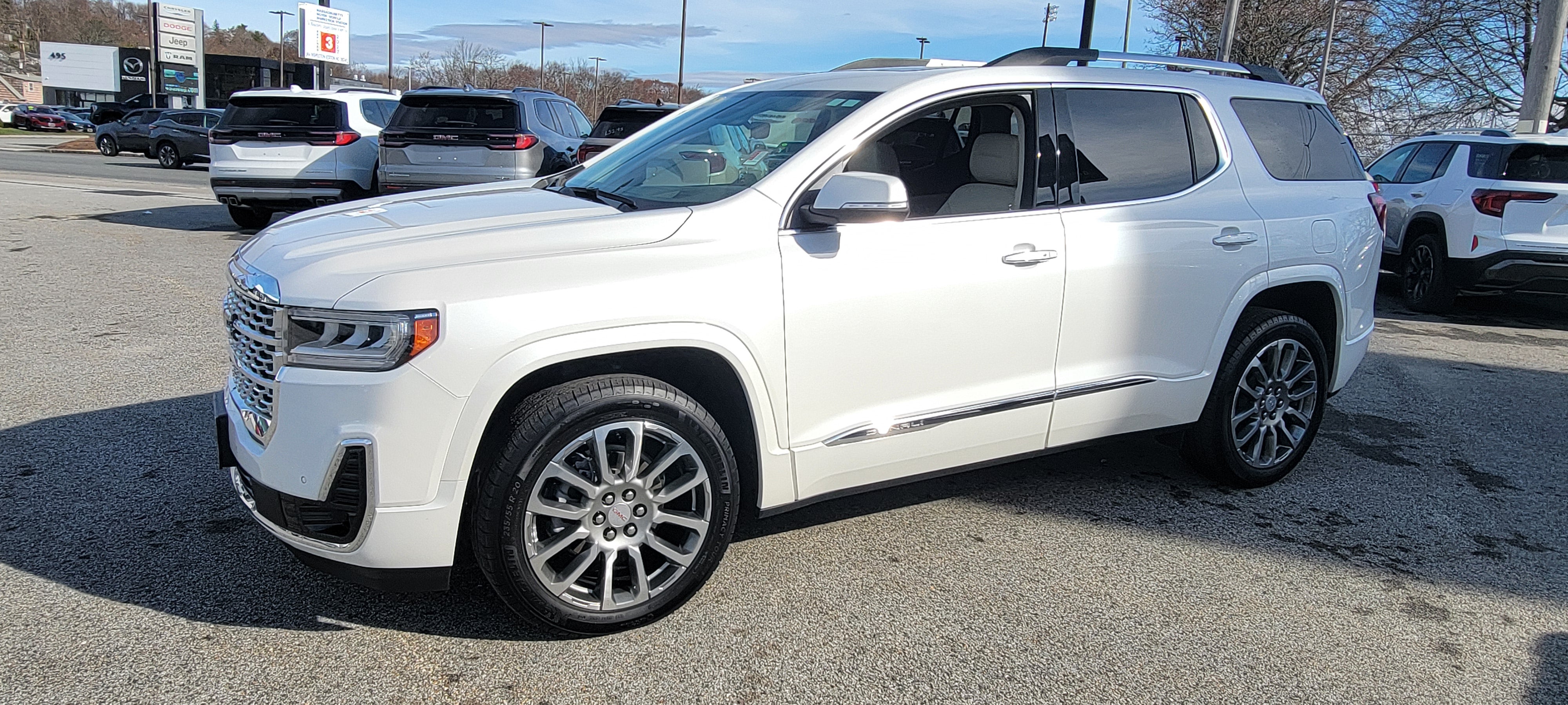 2023 GMC Acadia Denali