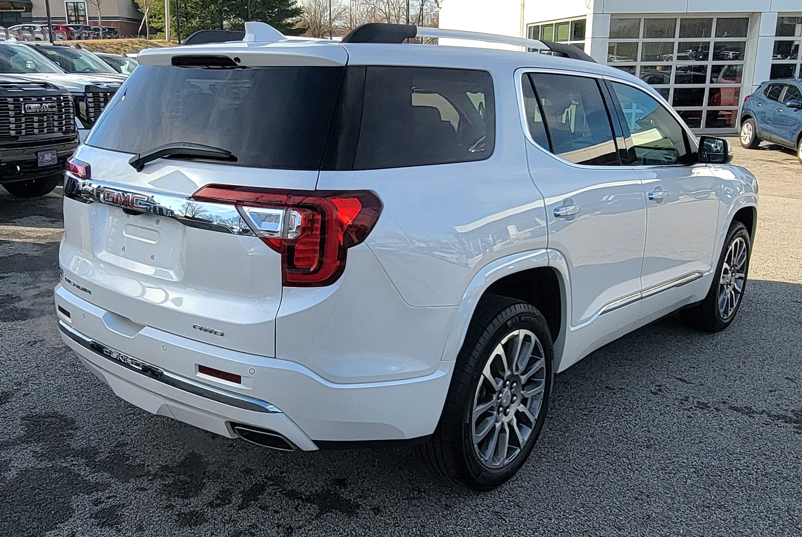 2023 GMC Acadia Denali