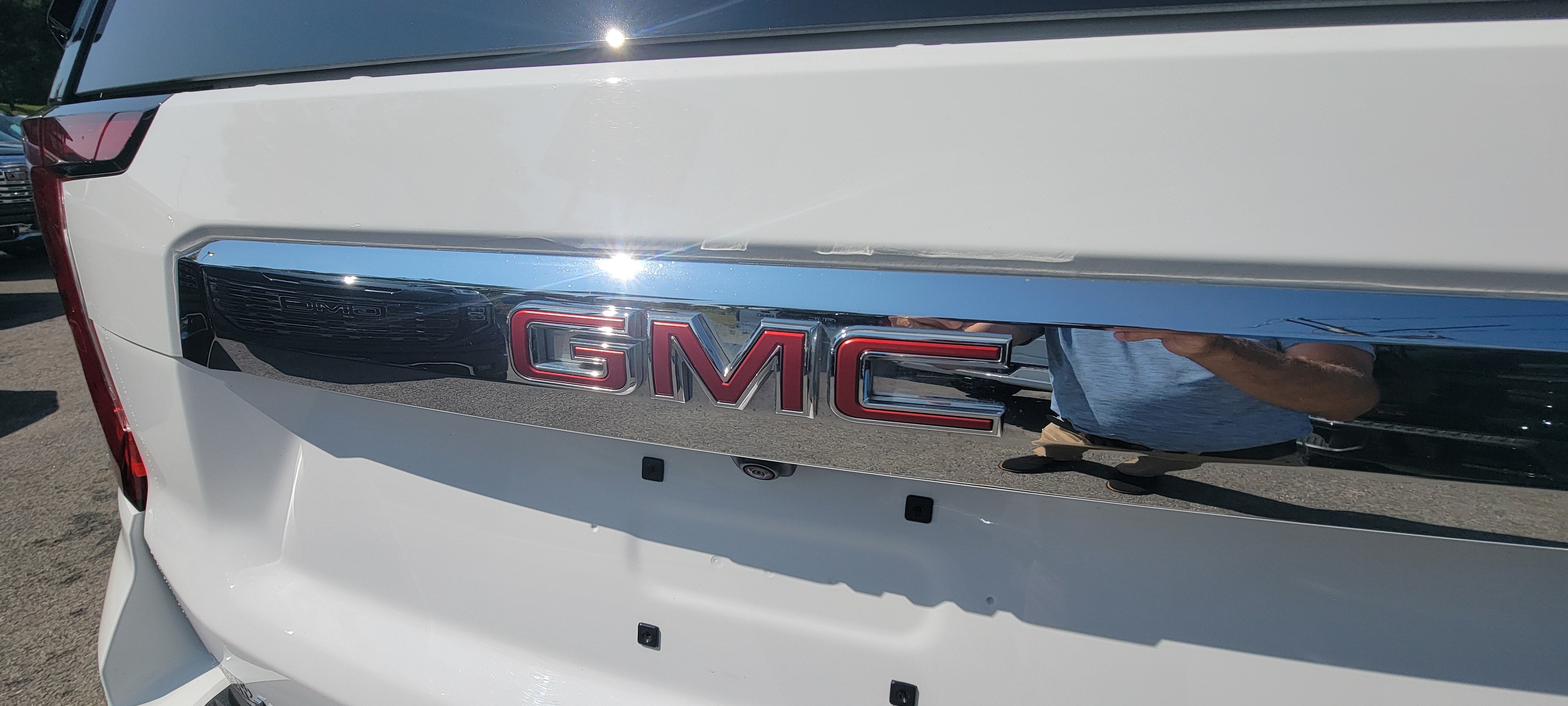 2023 GMC Yukon SLT
