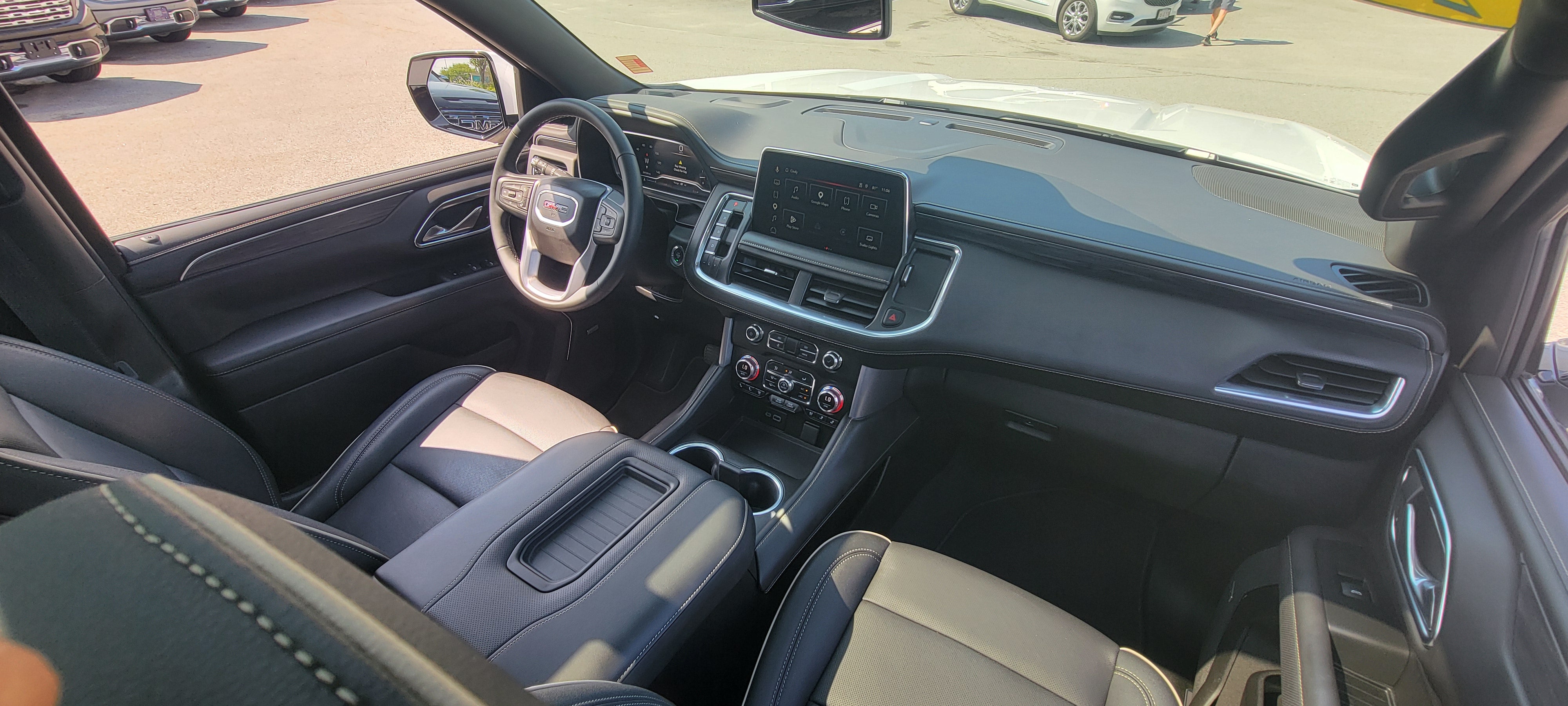 2023 GMC Yukon SLT