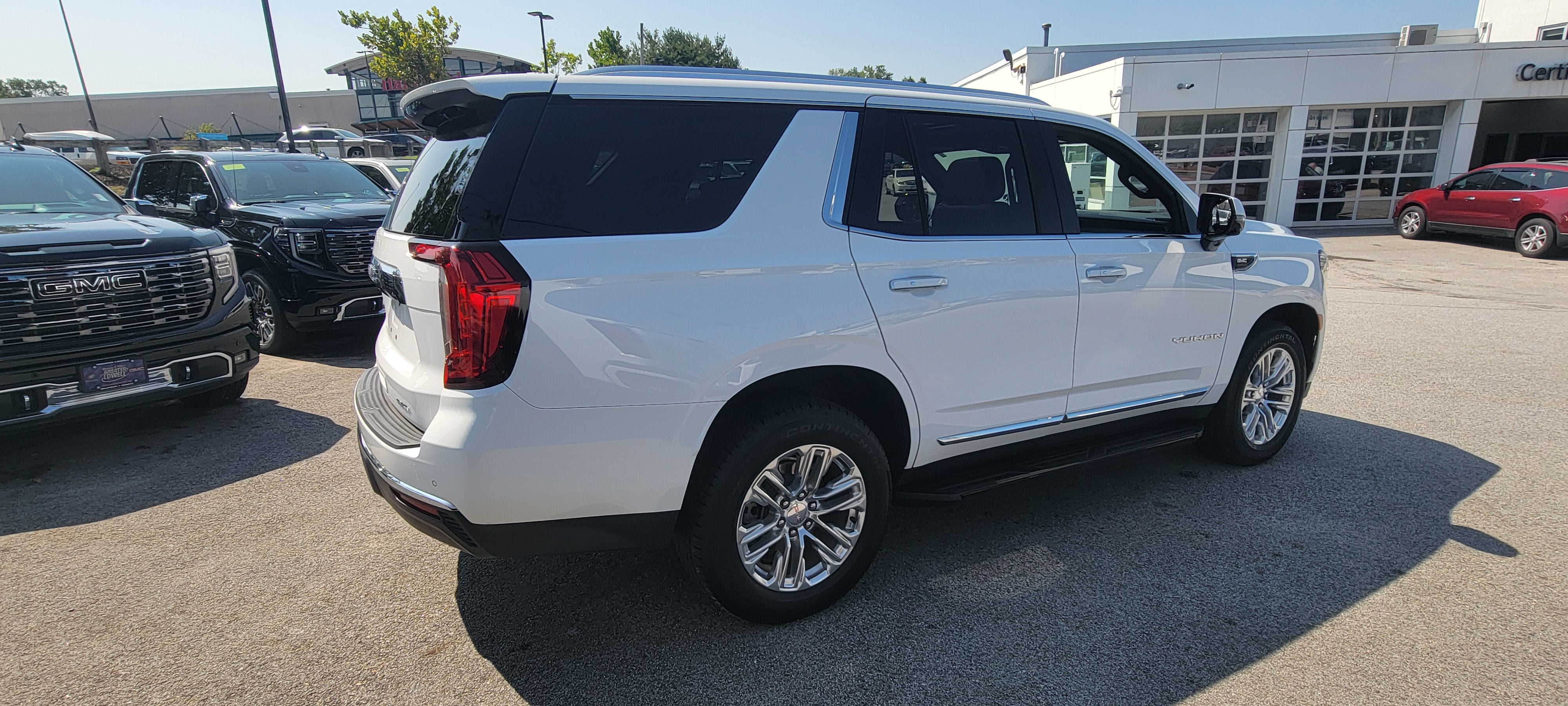 2023 GMC Yukon SLT