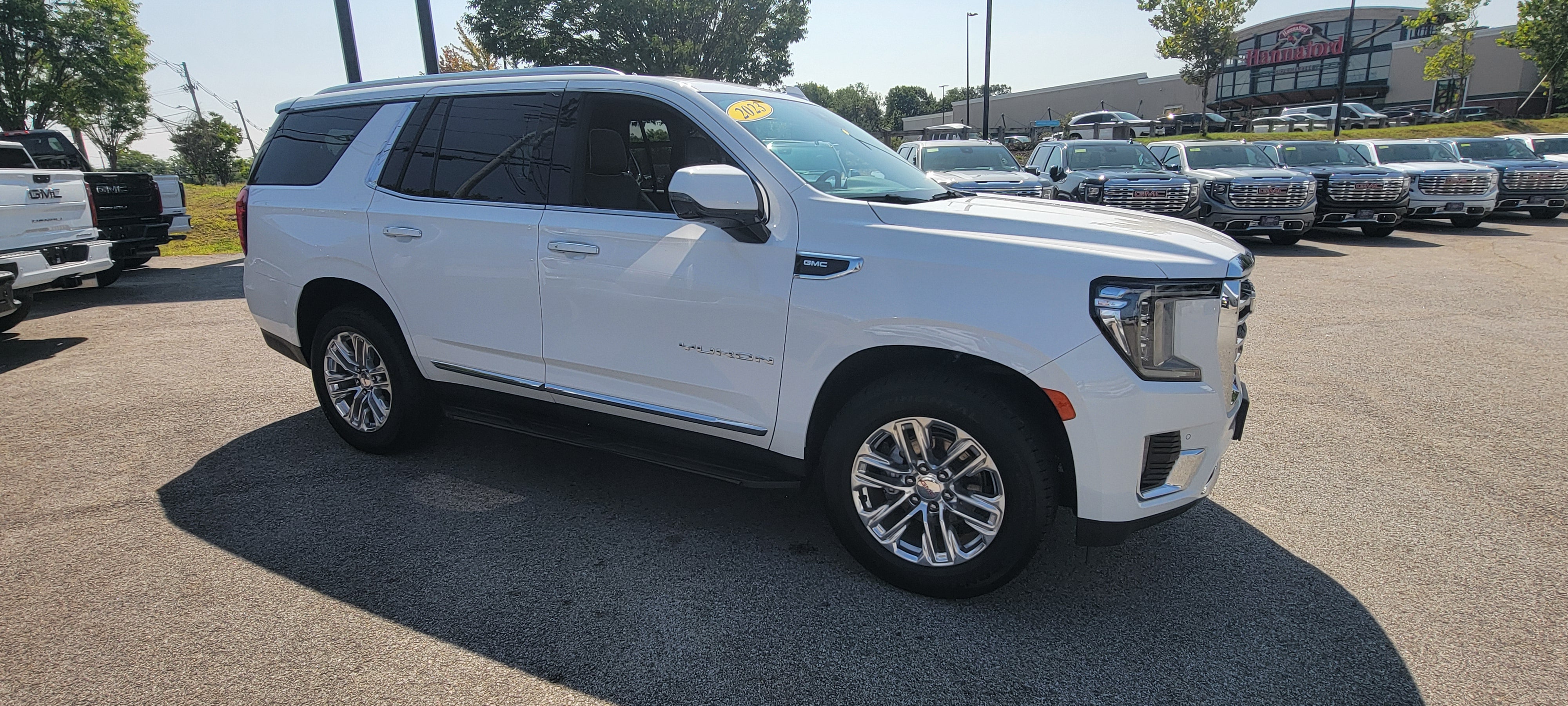 2023 GMC Yukon SLT