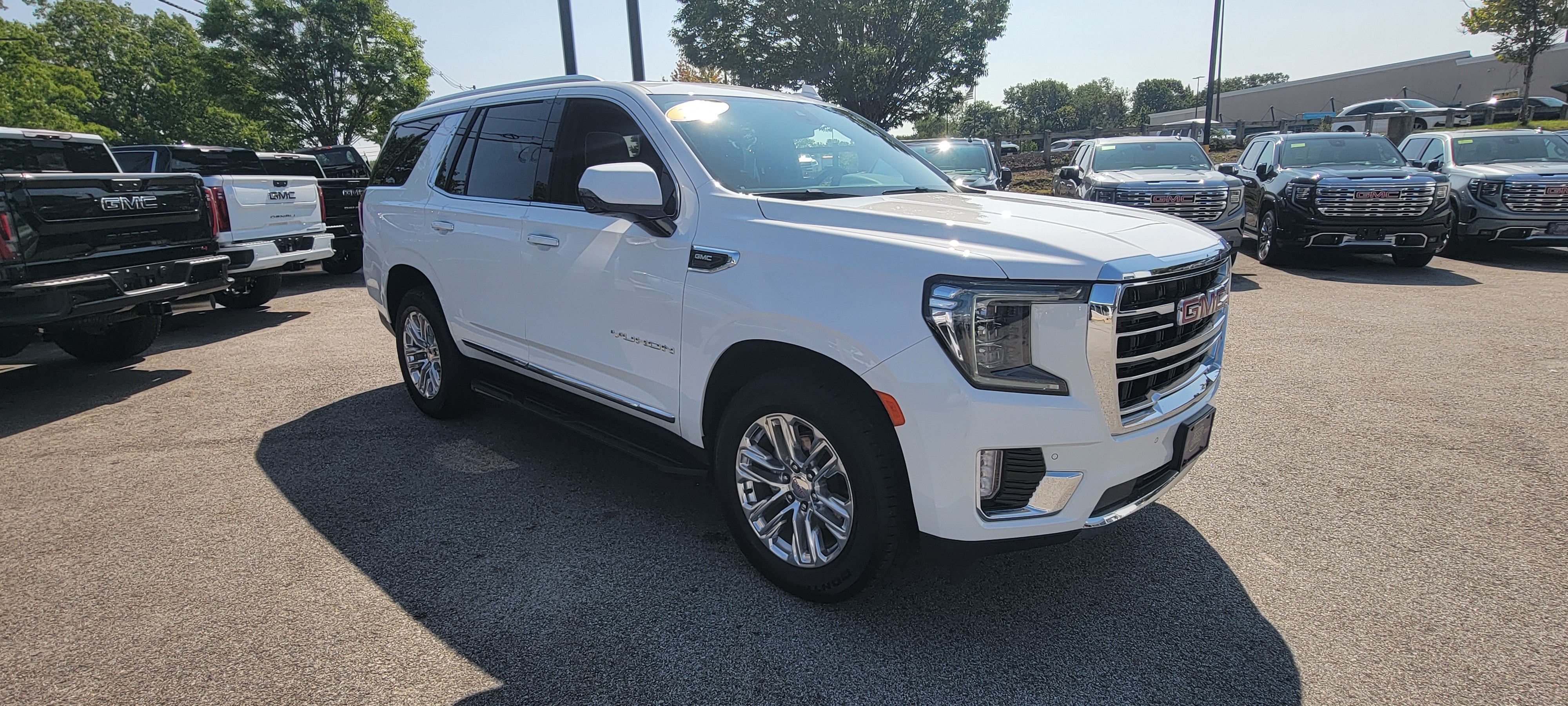 2023 GMC Yukon SLT