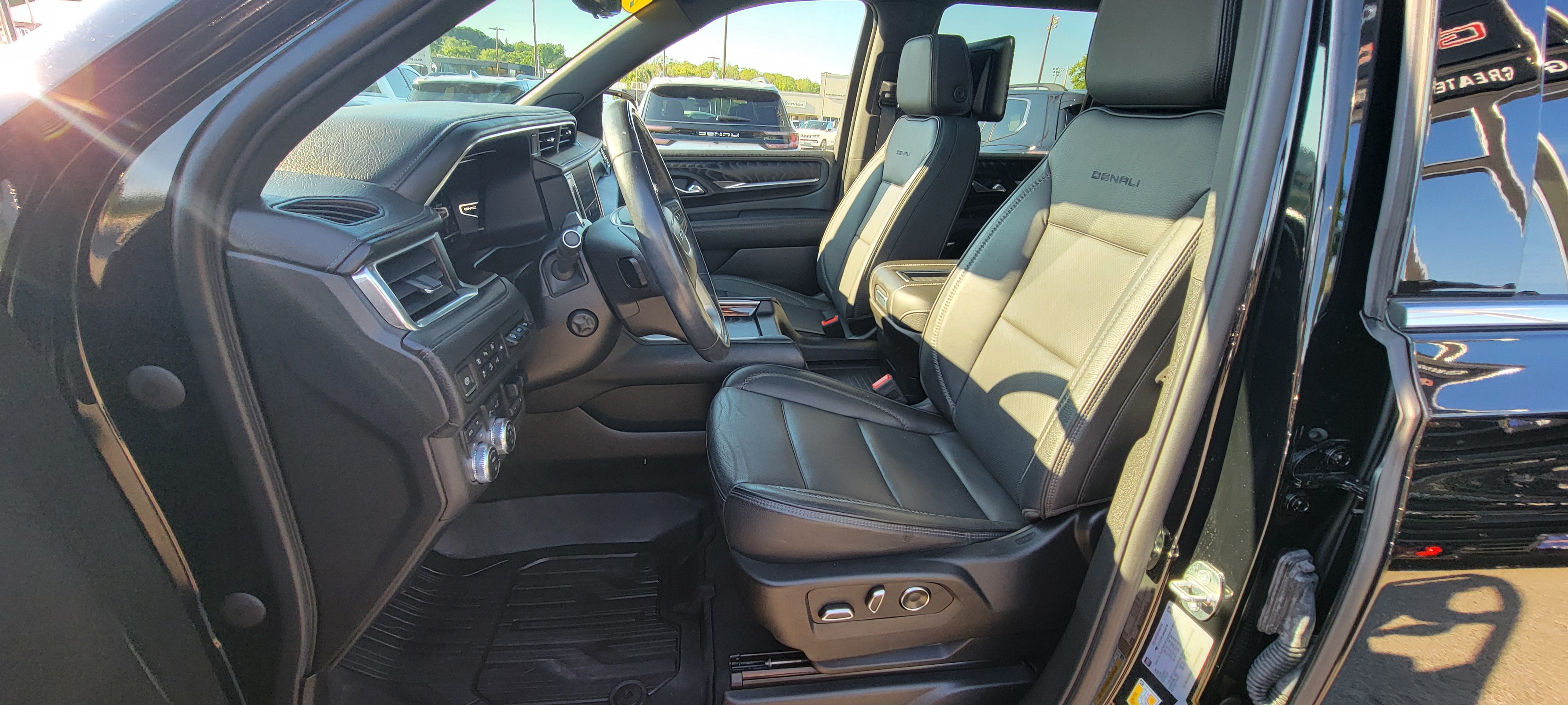 2023 GMC Yukon Denali