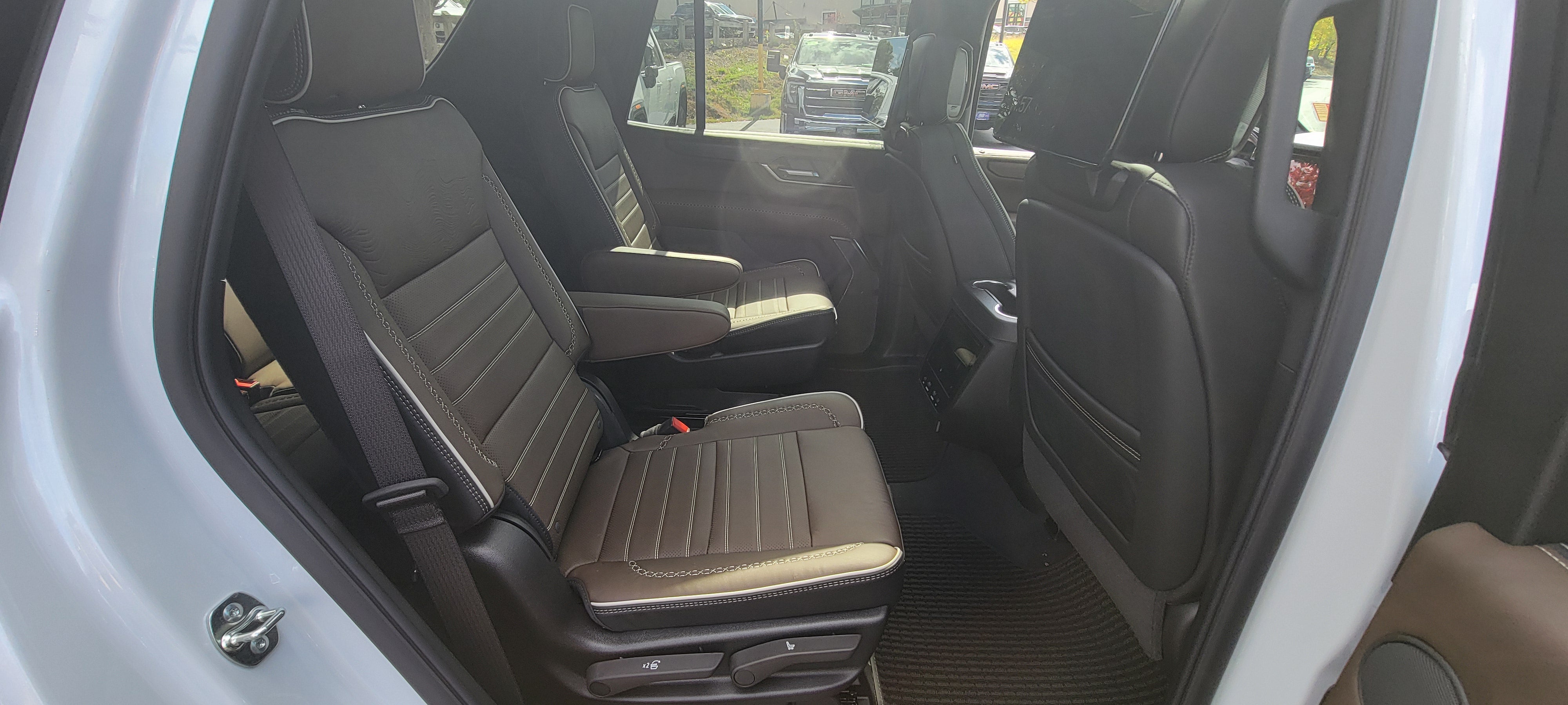 2027 GMC Yukon Denali Ultimate