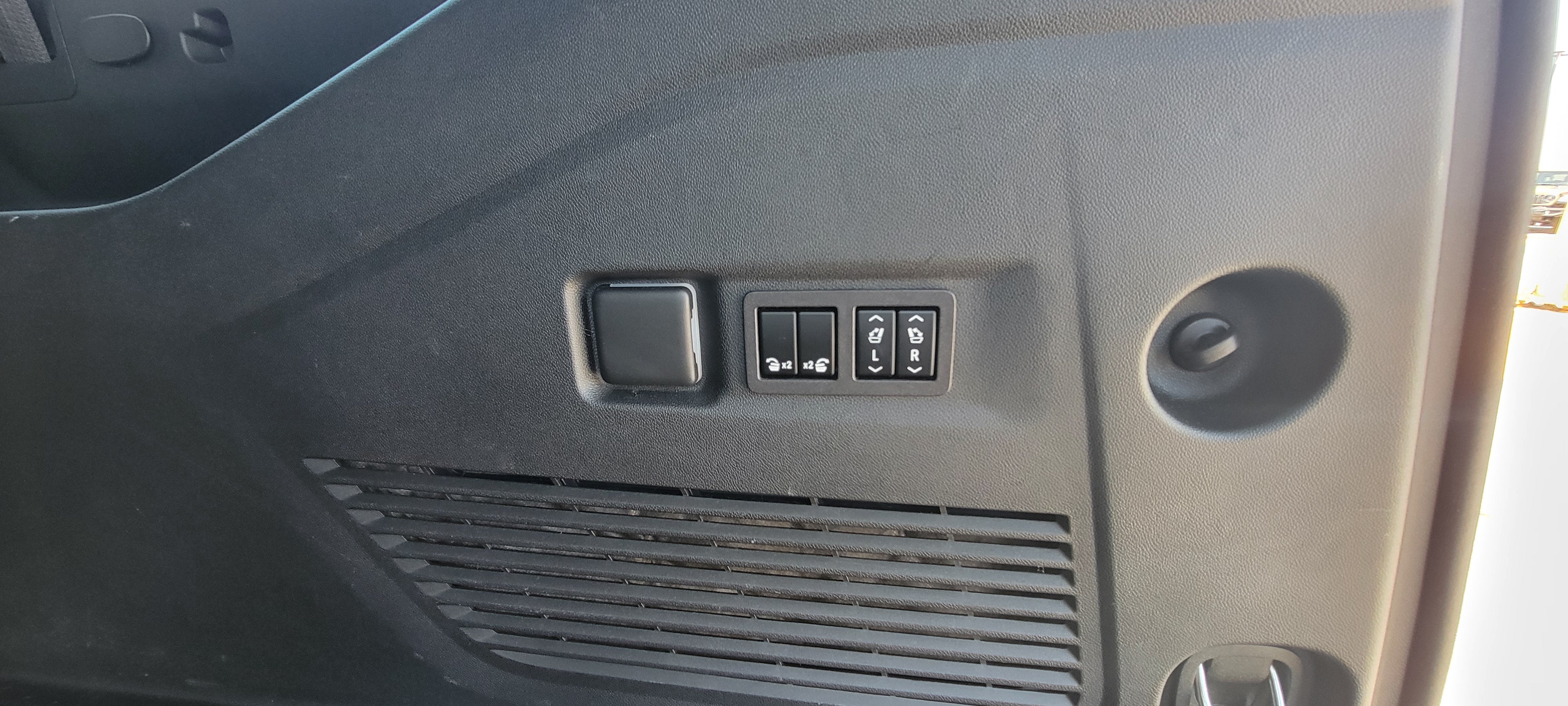 2024 GMC Yukon XL AT4