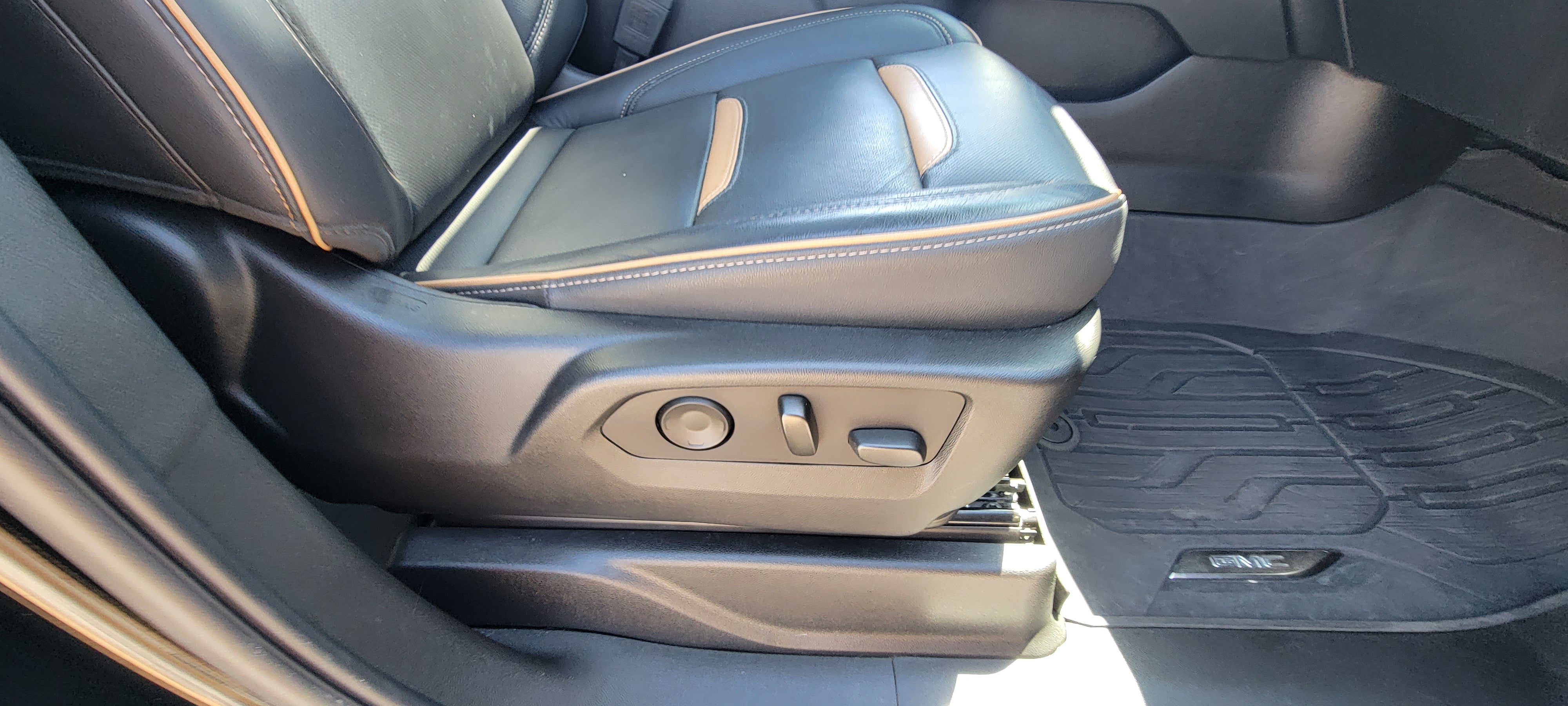 2024 GMC Yukon XL AT4