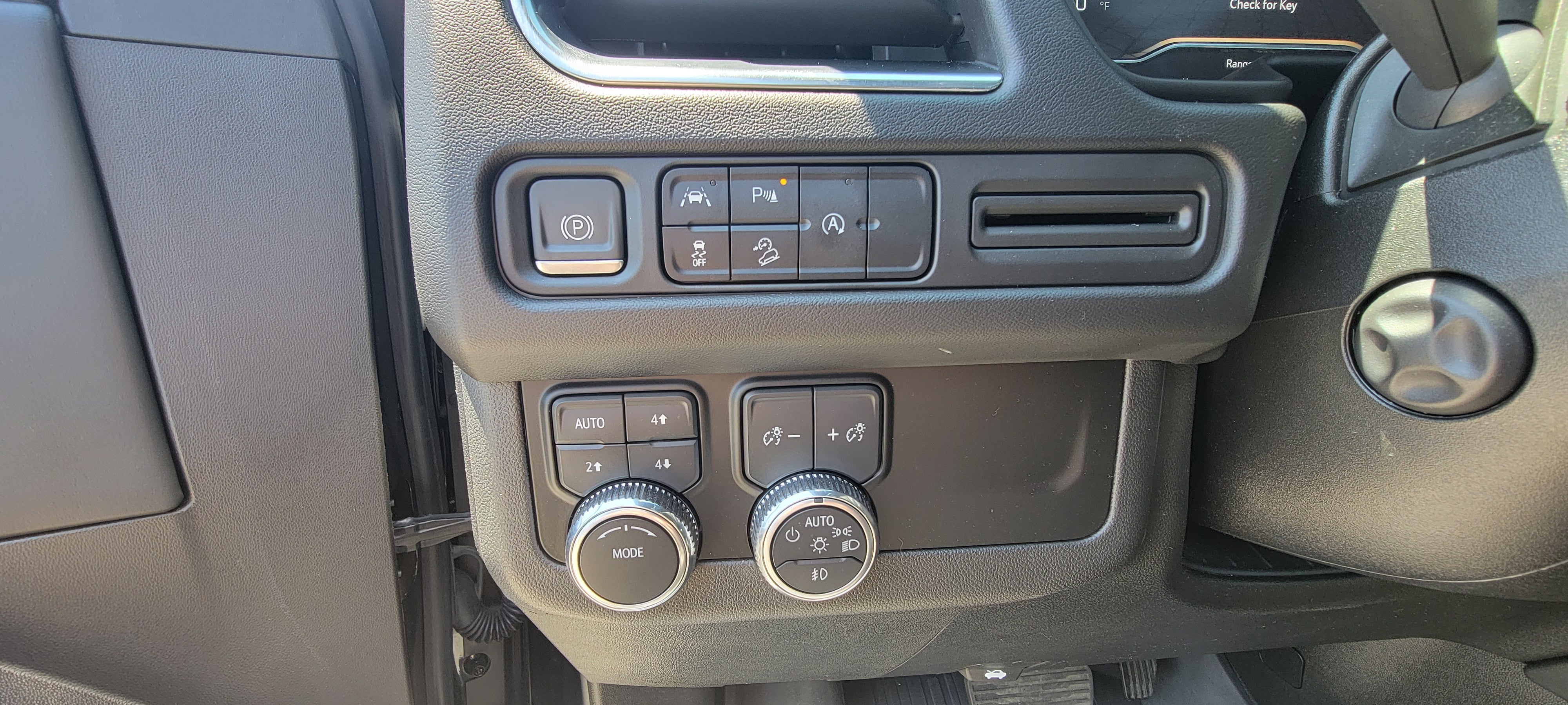 2024 GMC Yukon XL AT4