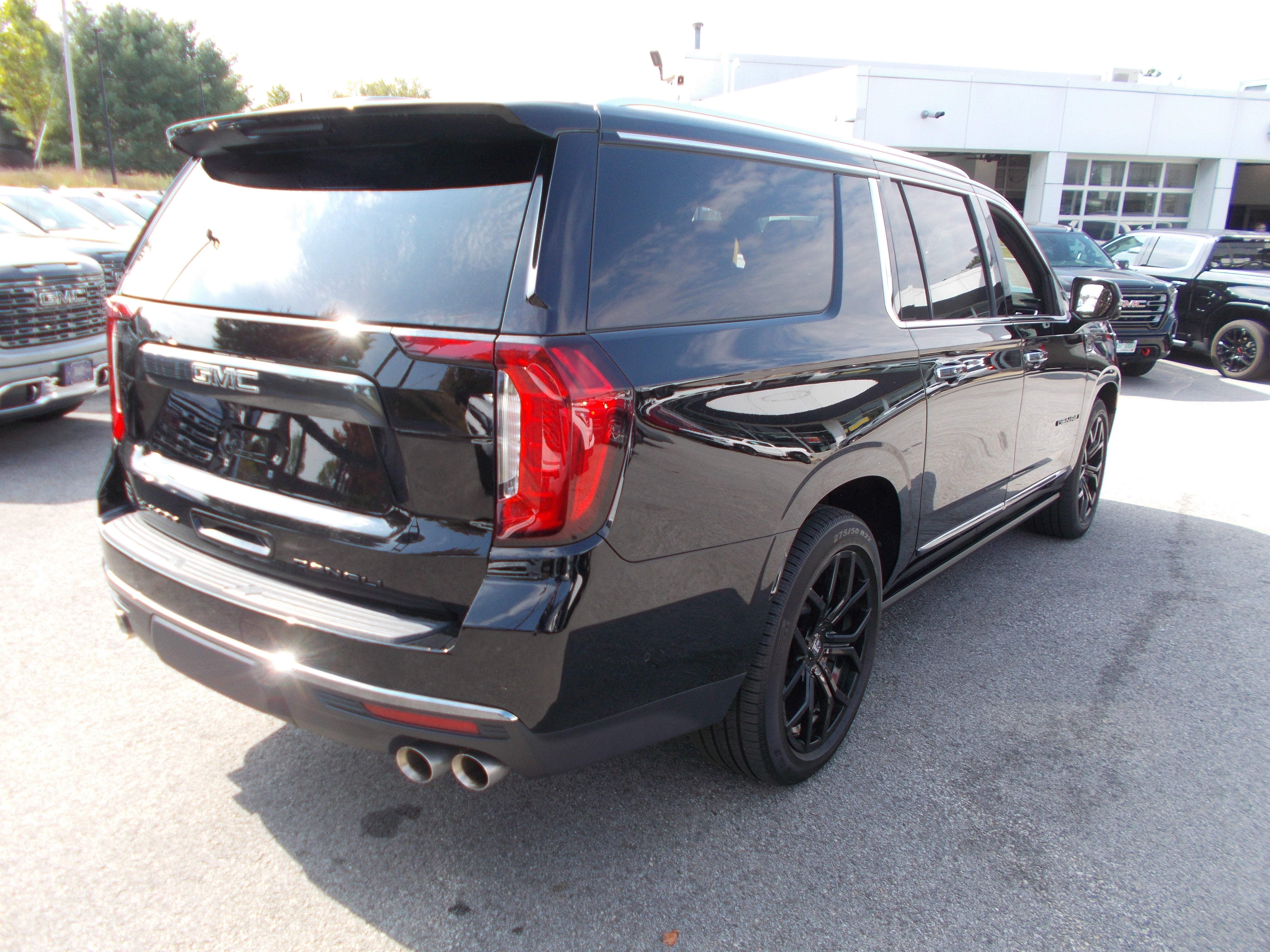 2023 GMC Yukon XL Denali Ultimate