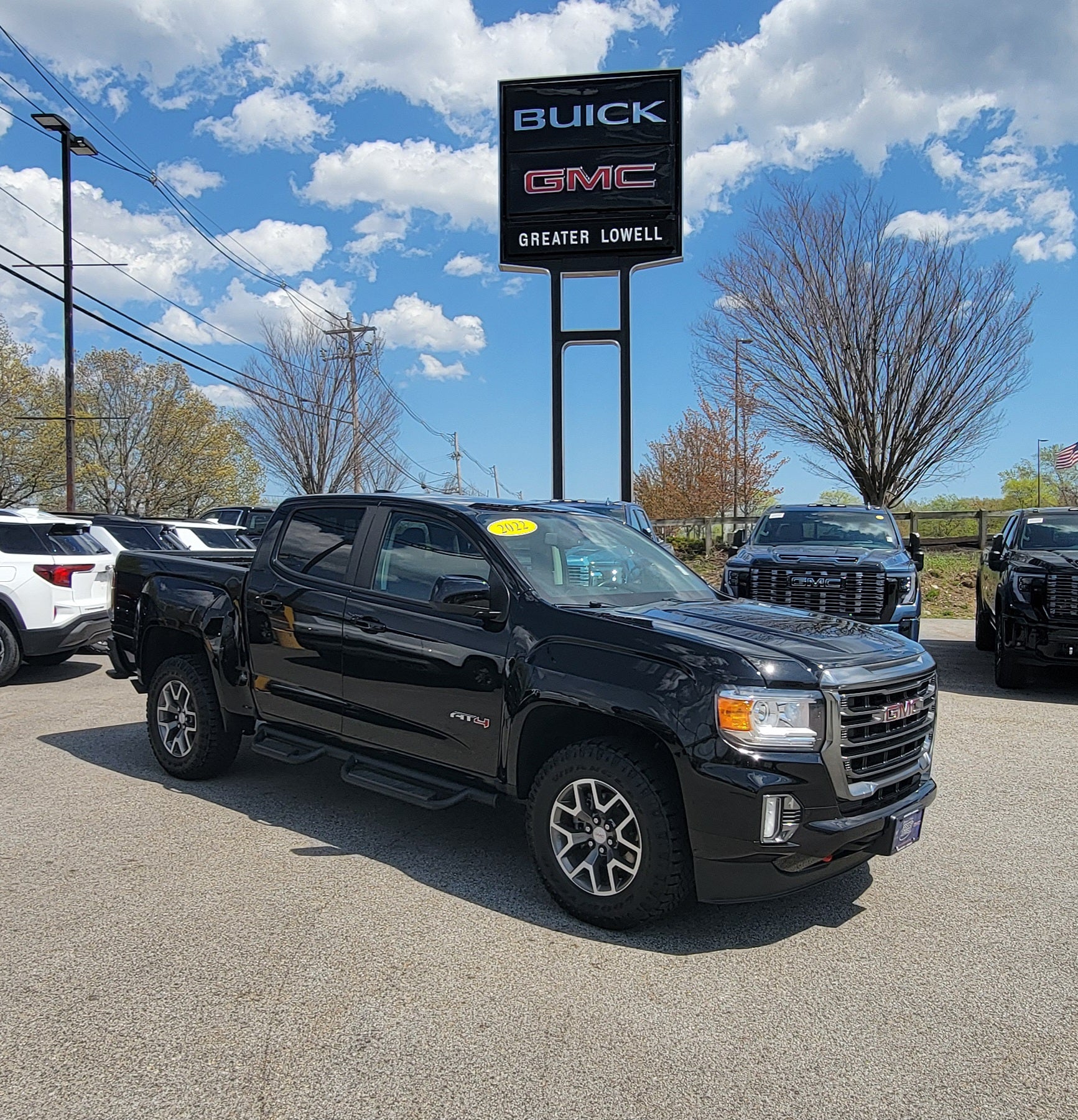 2022 GMC Canyon 4WD AT4 Crew Cab Short Box's photo
