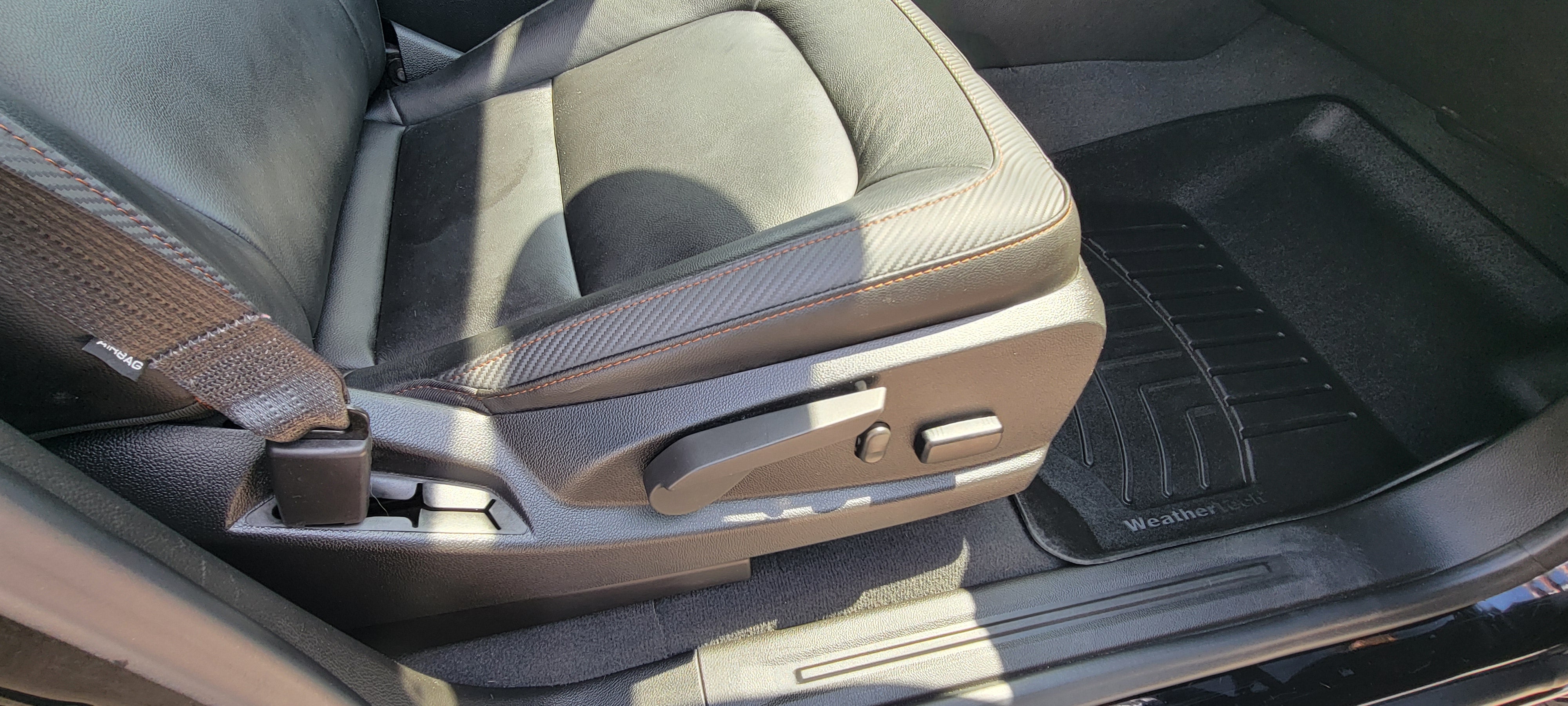2022 GMC Canyon AT4 - Leather