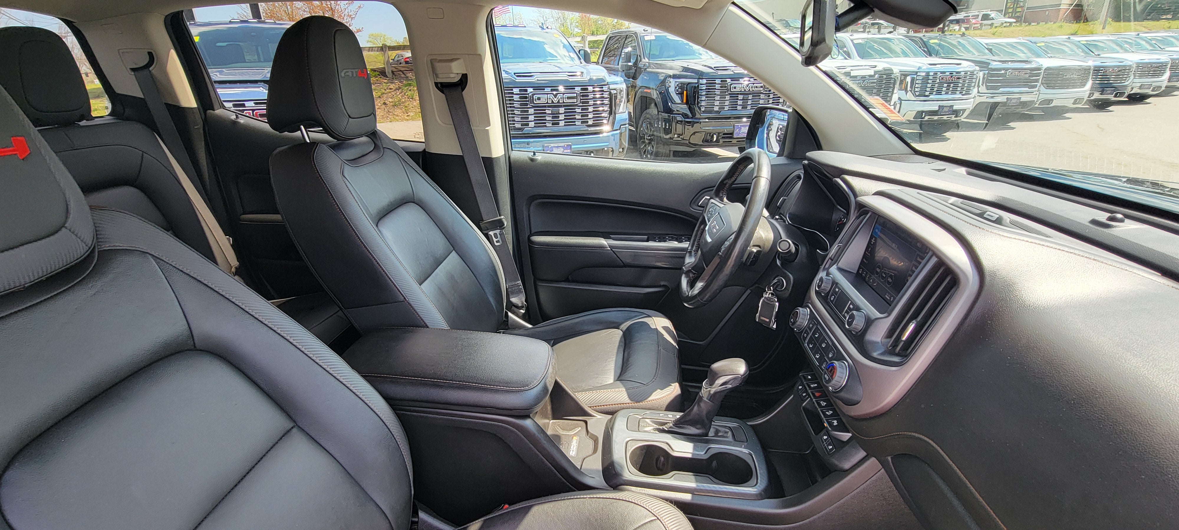 2022 GMC Canyon AT4 - Leather