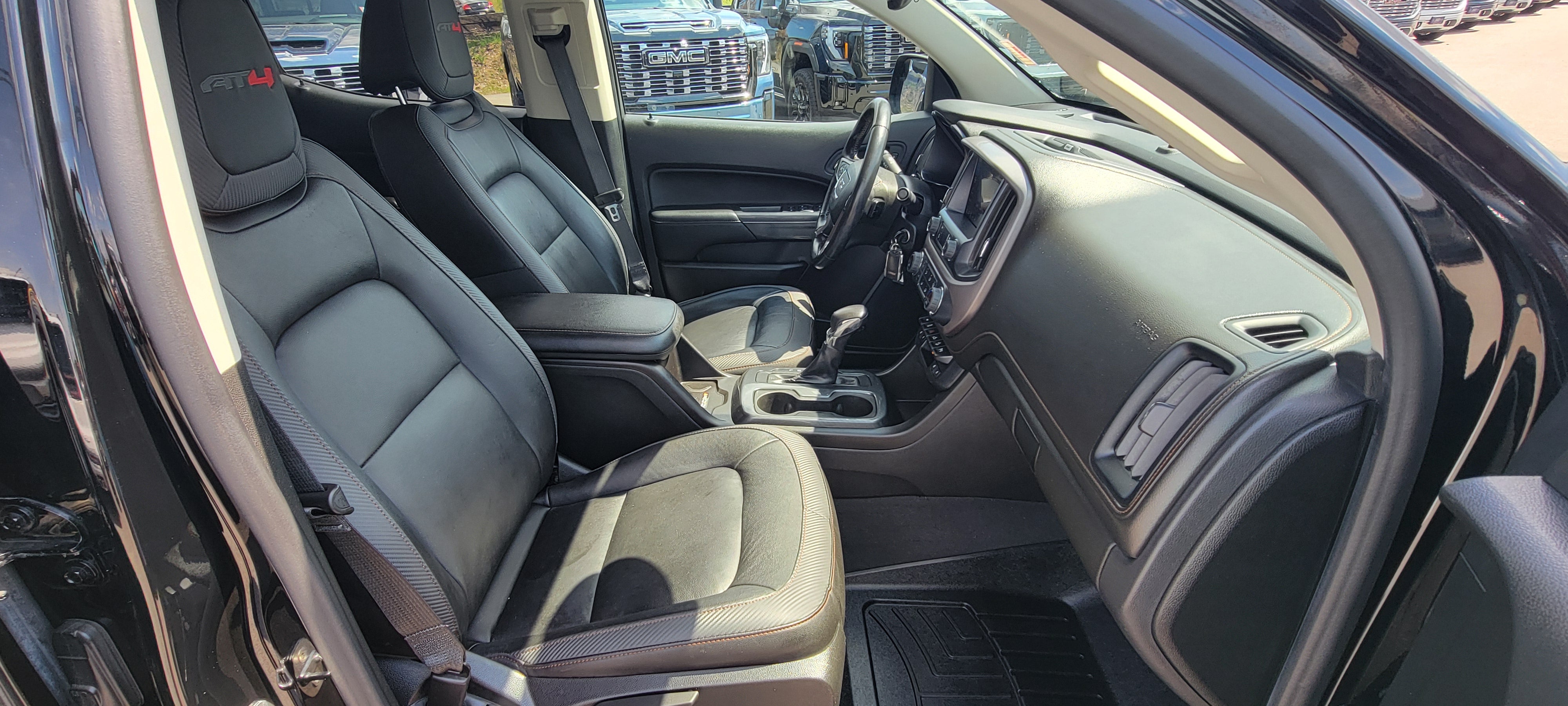 2022 GMC Canyon AT4 - Leather