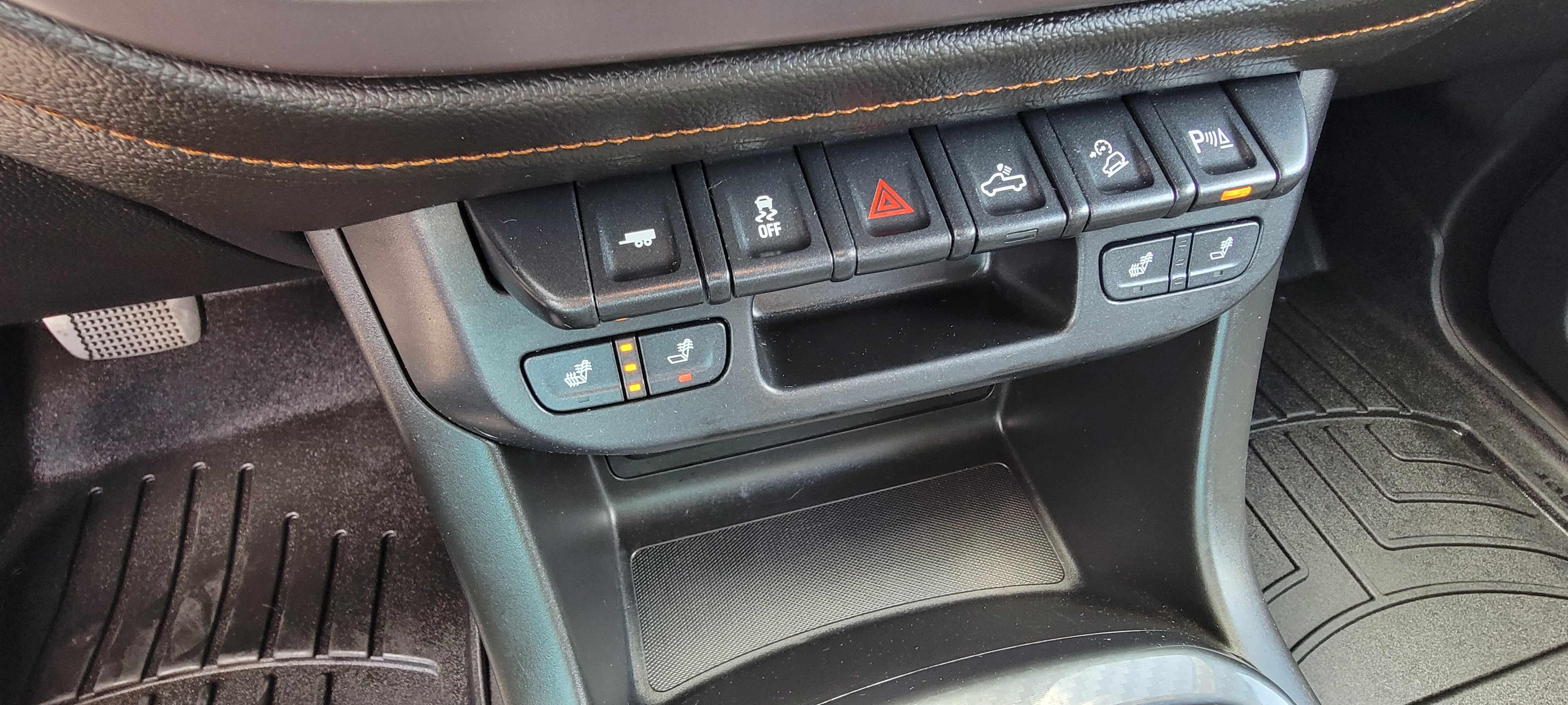 2022 GMC Canyon AT4 - Leather