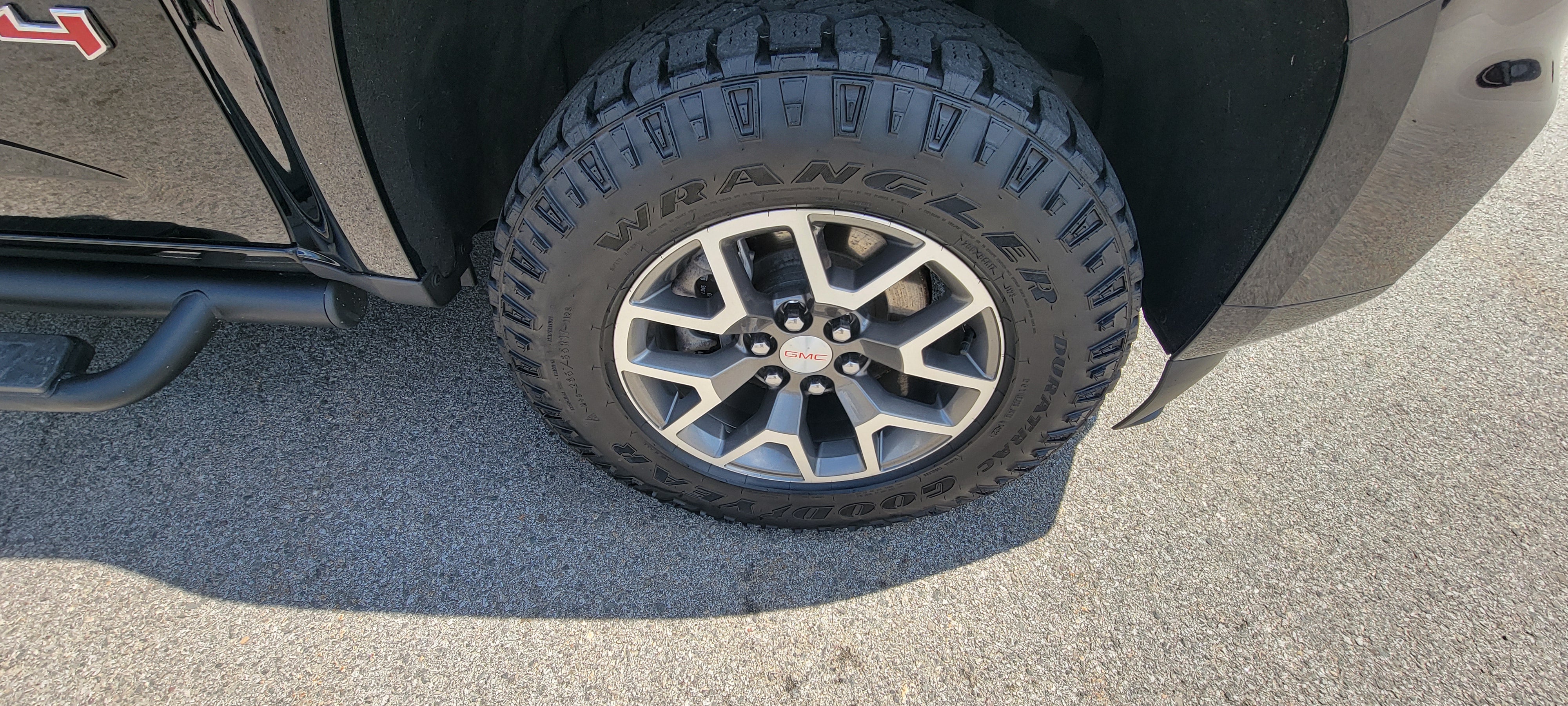 2022 GMC Canyon AT4 - Leather