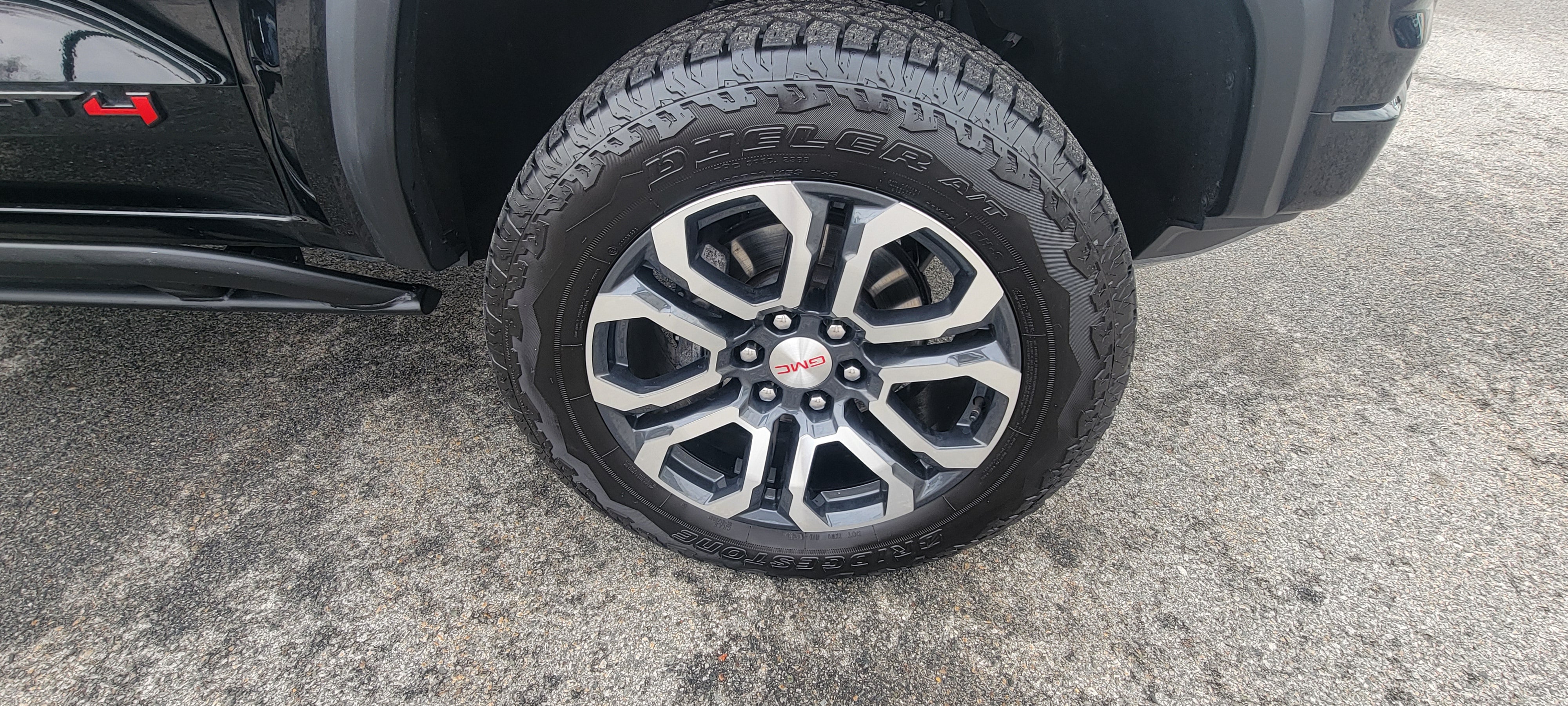 2023 GMC Canyon AT4