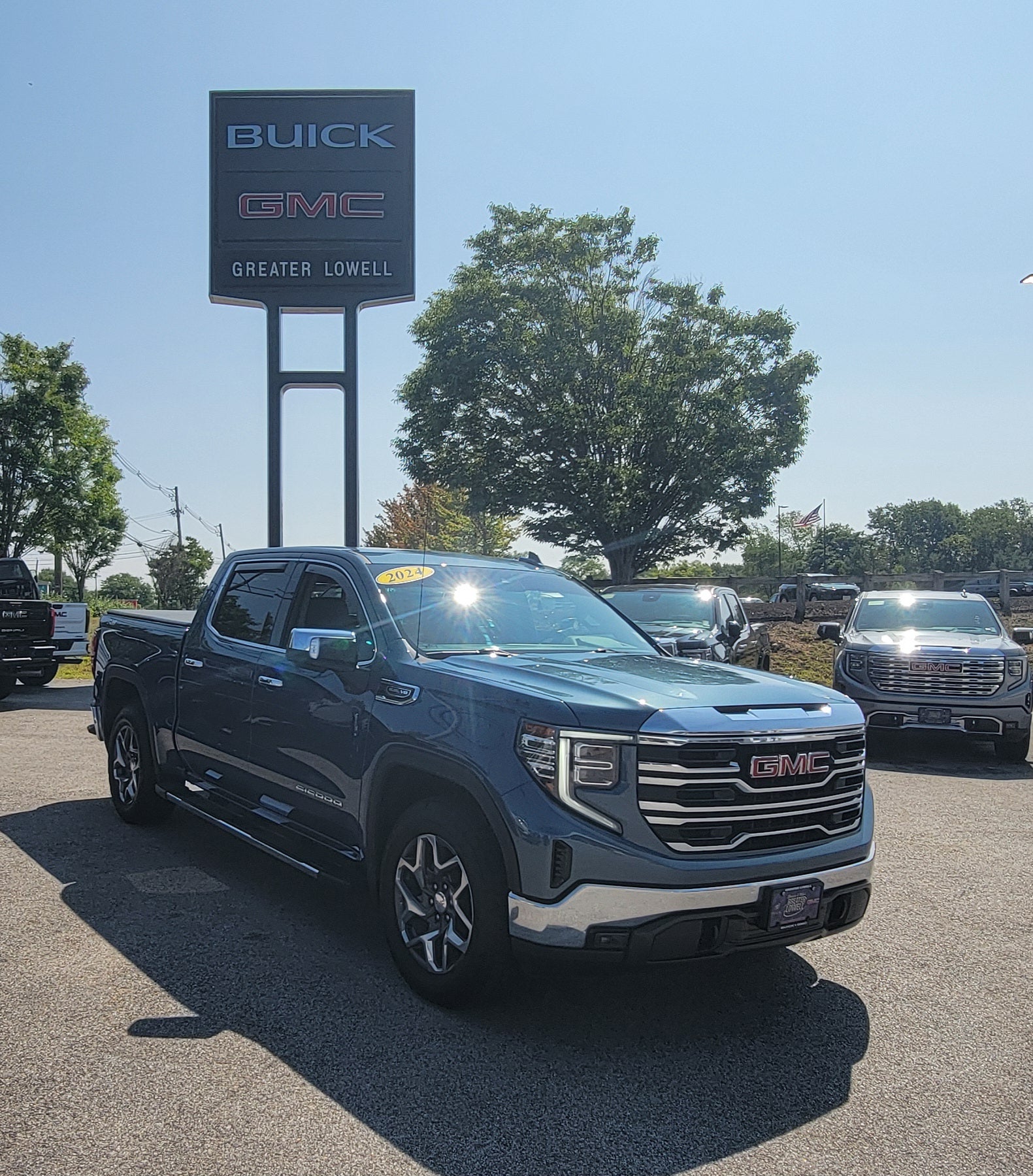 2024 GMC Sierra 1500 SLT