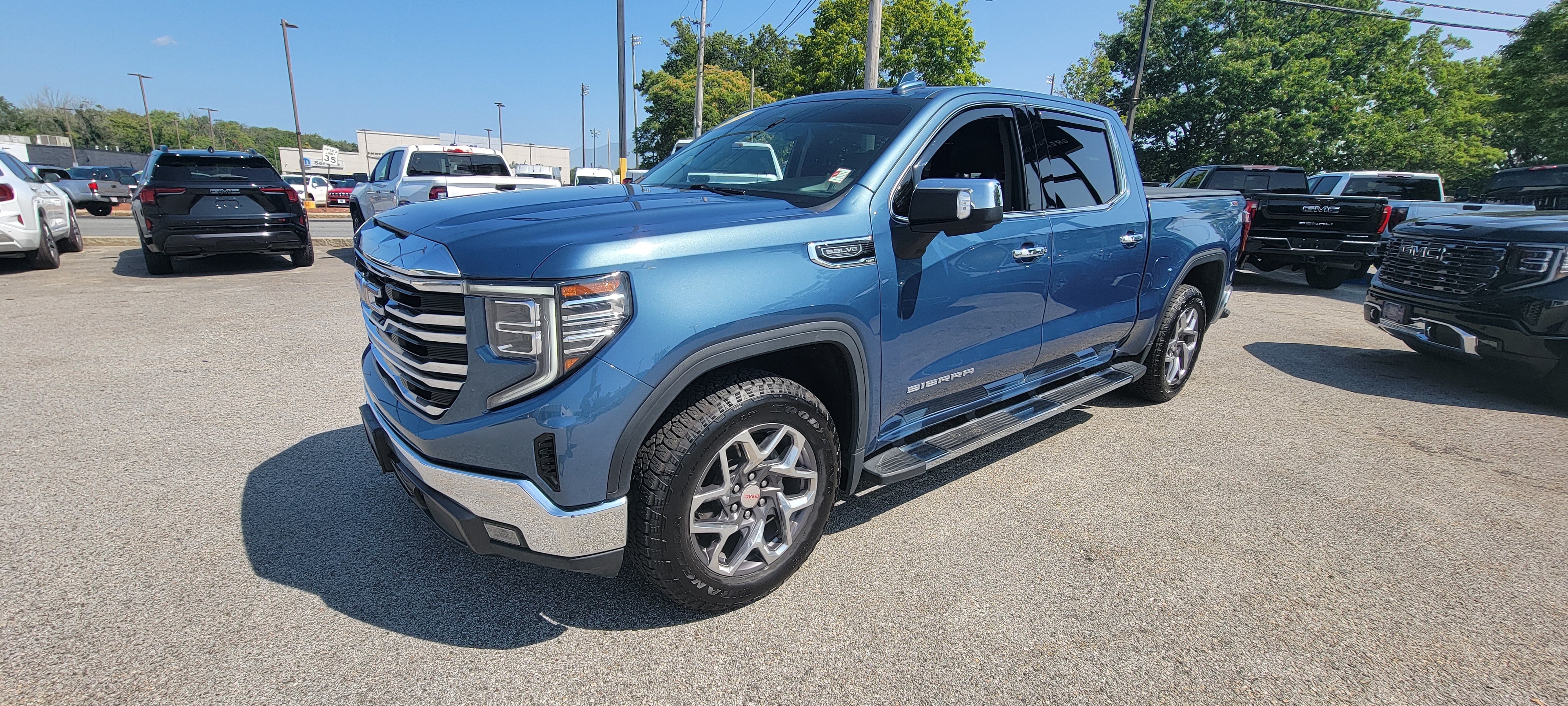 2024 GMC Sierra 1500 SLT