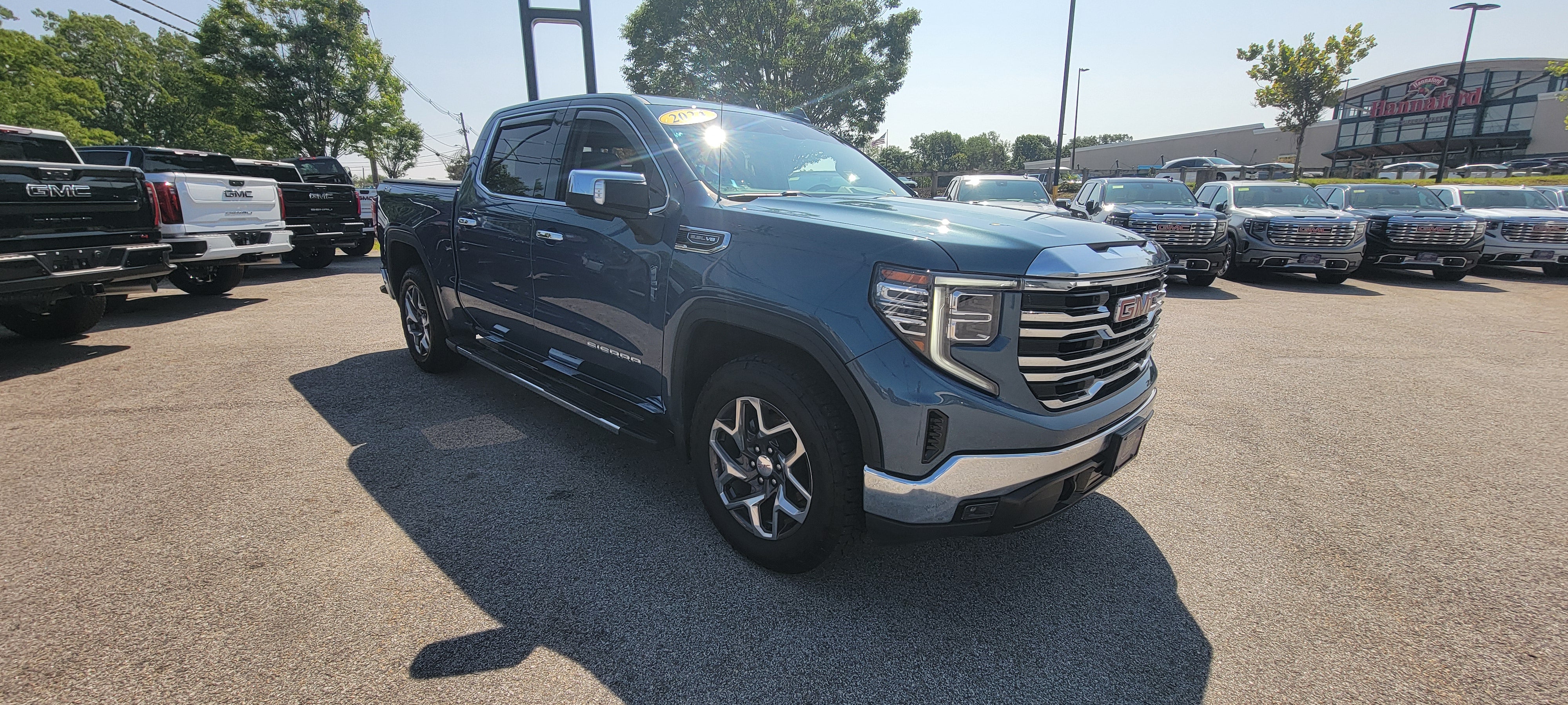 2024 GMC Sierra 1500 SLT