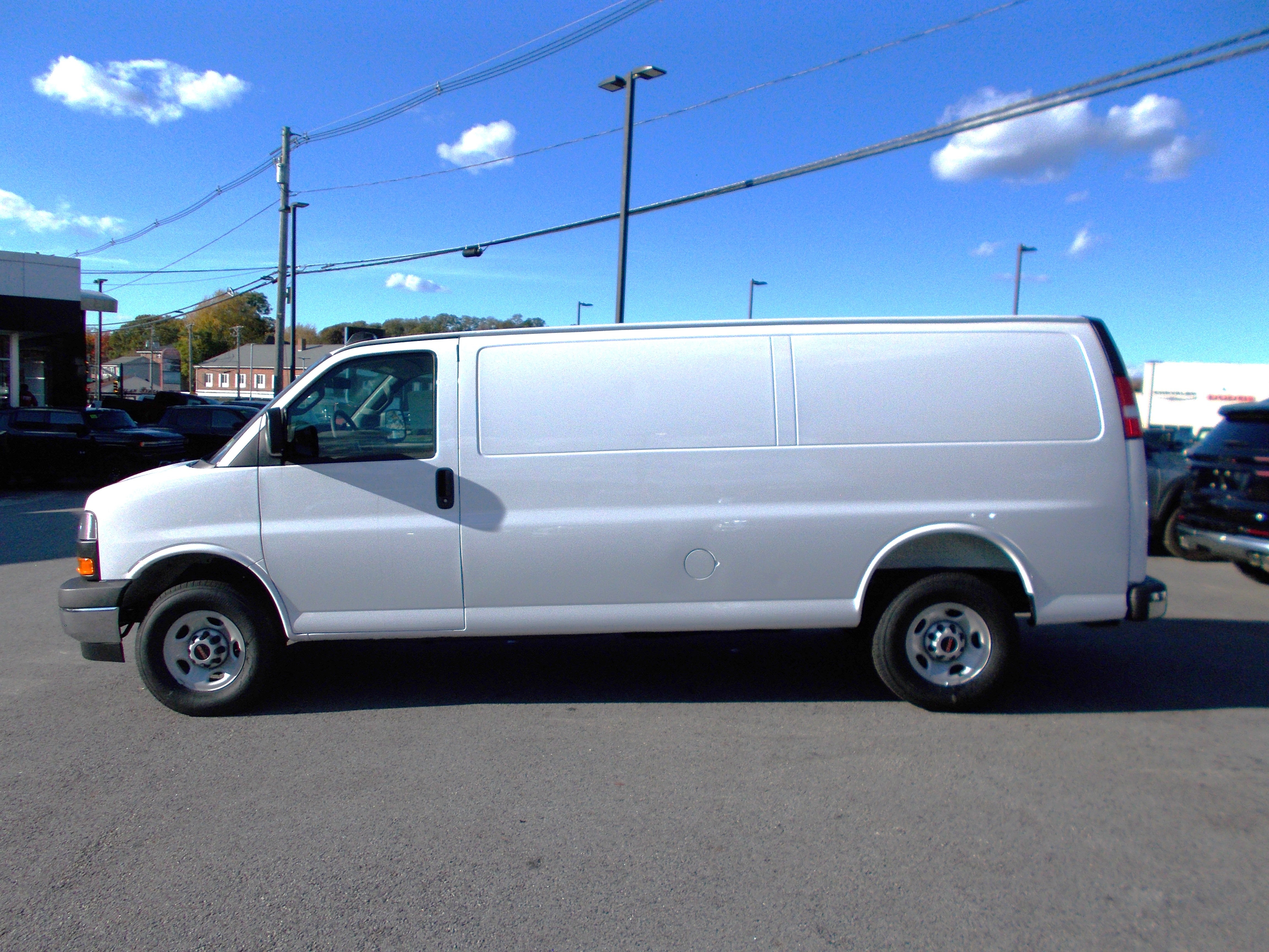 2025 GMC Savana Cargo 3500 Work Van