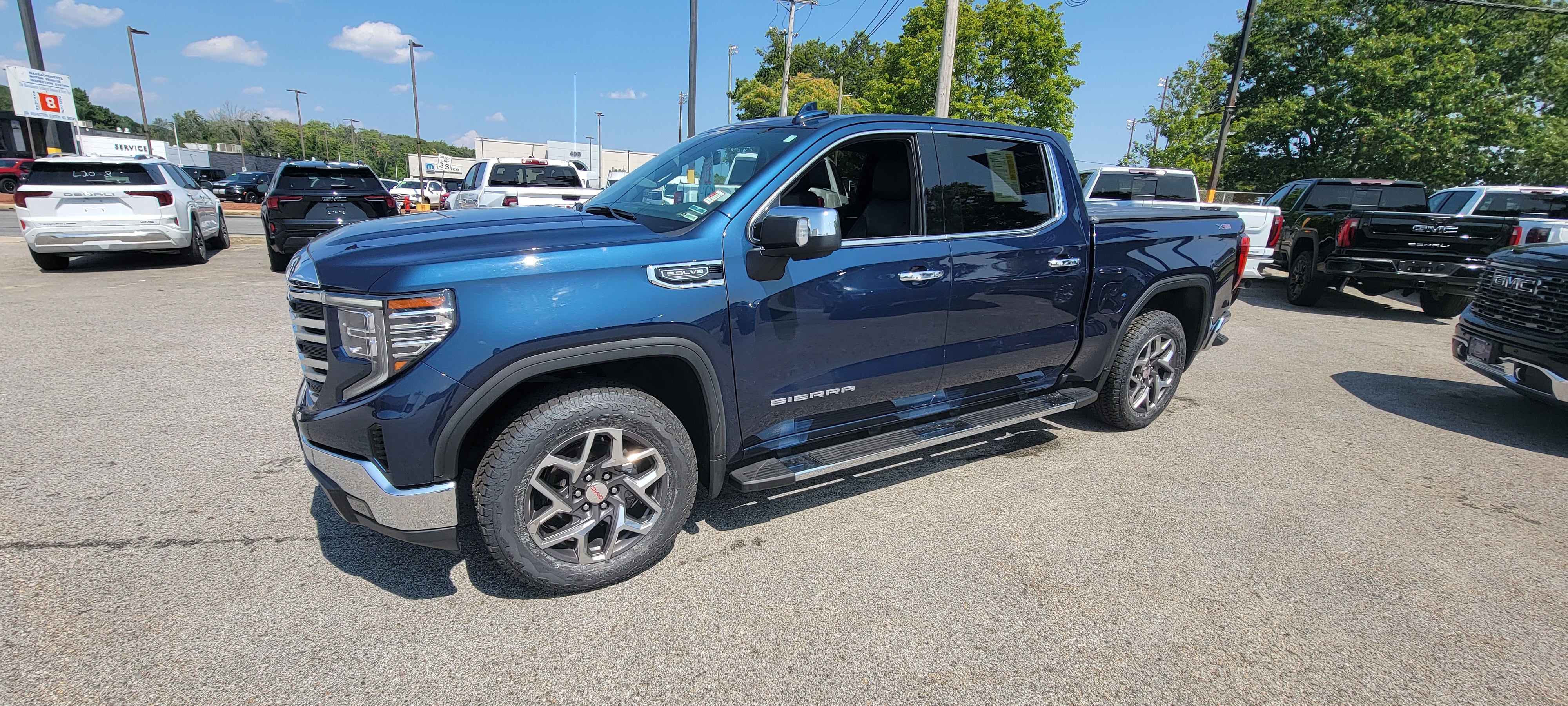 2023 GMC Sierra 1500 SLT