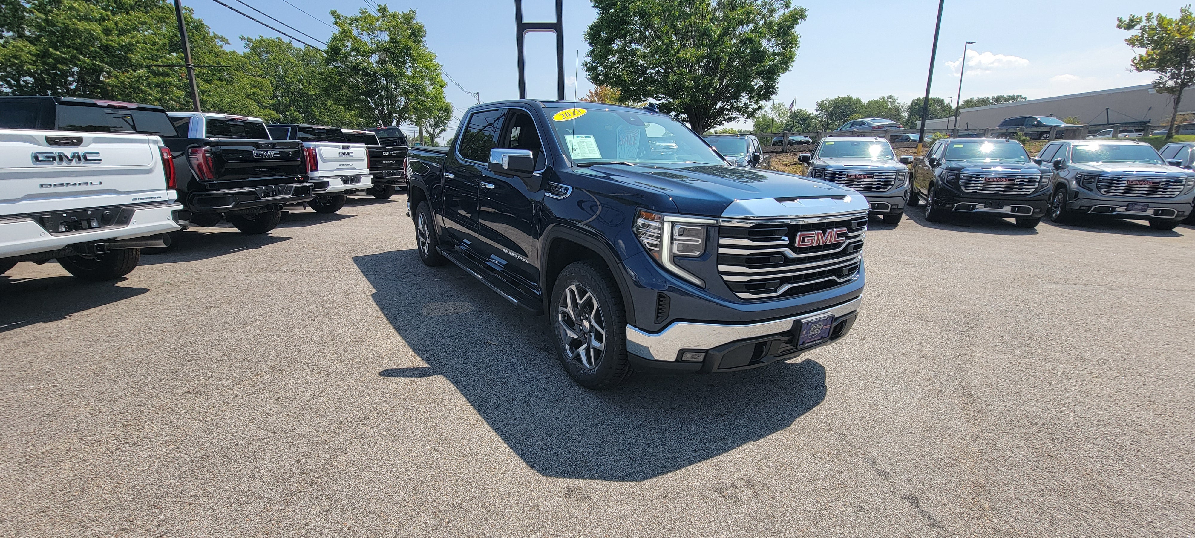 2023 GMC Sierra 1500 SLT