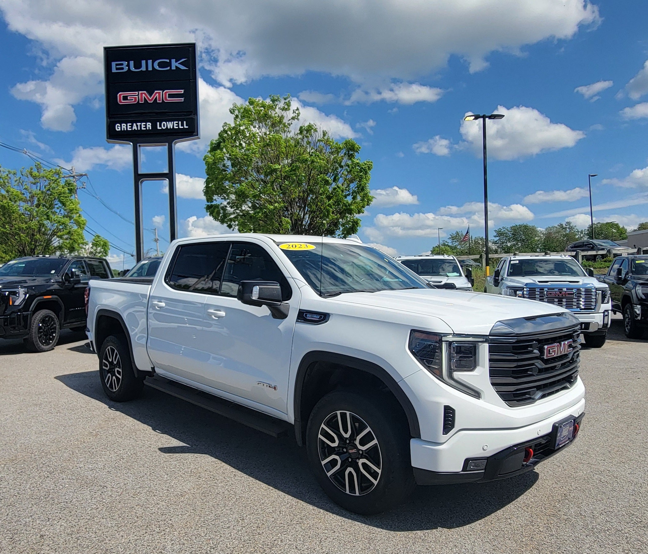 2023 GMC Sierra 4WD Crew Cab Short Box AT4's photo