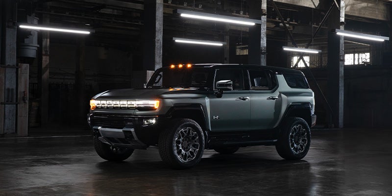 2024 GMC Hummer EV SUV Plug