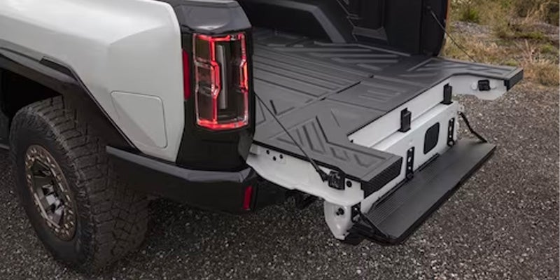 2024 GMC Hummer EV SUV STORAGE
